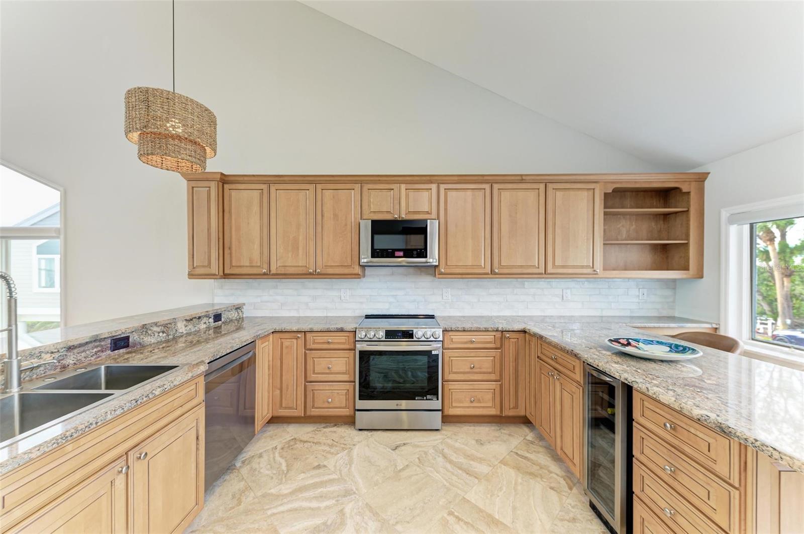25 TIDY ISLAND BLVD, BRADENTON, FL, 34210