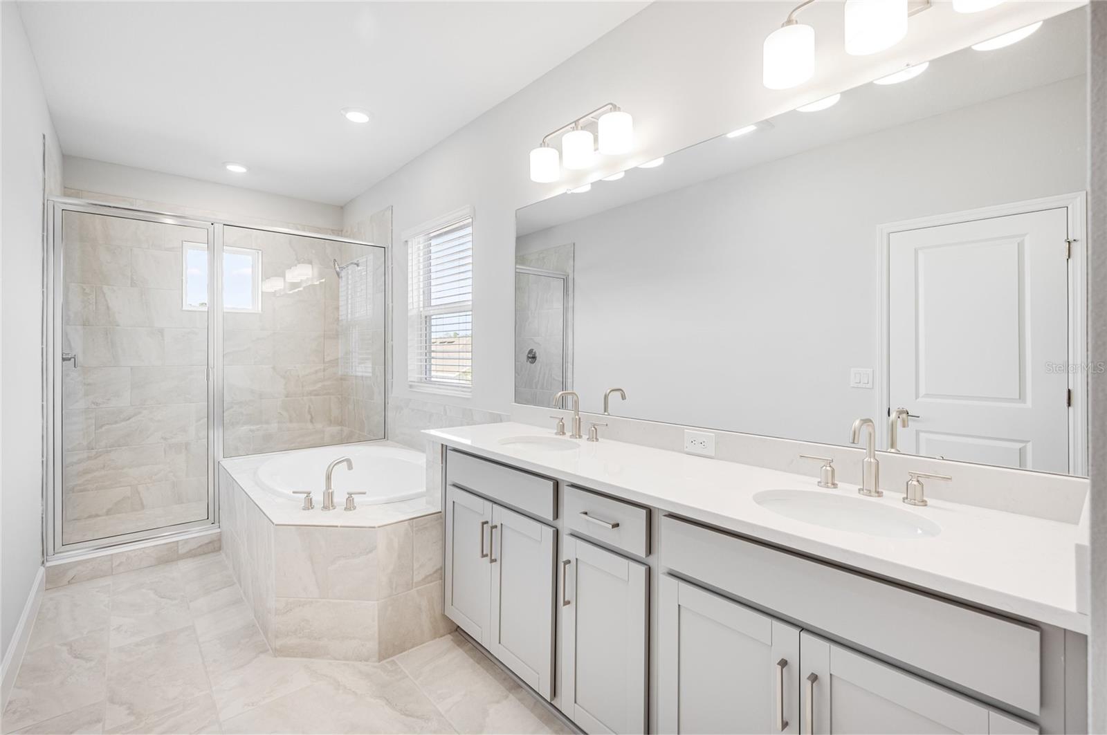 33945 LANDSMAN LOOP, WESLEY CHAPEL, FL, 33543