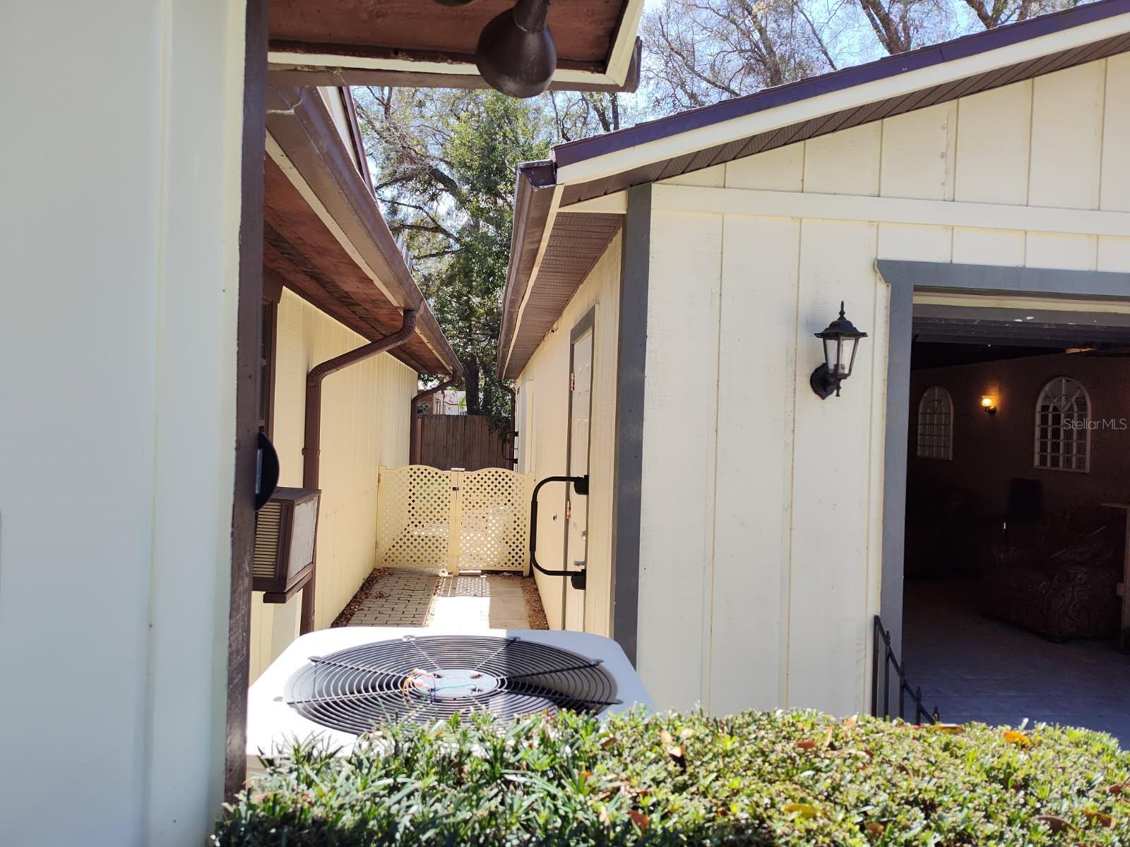 1128 HEIDI CT, DELAND, FL, 32720