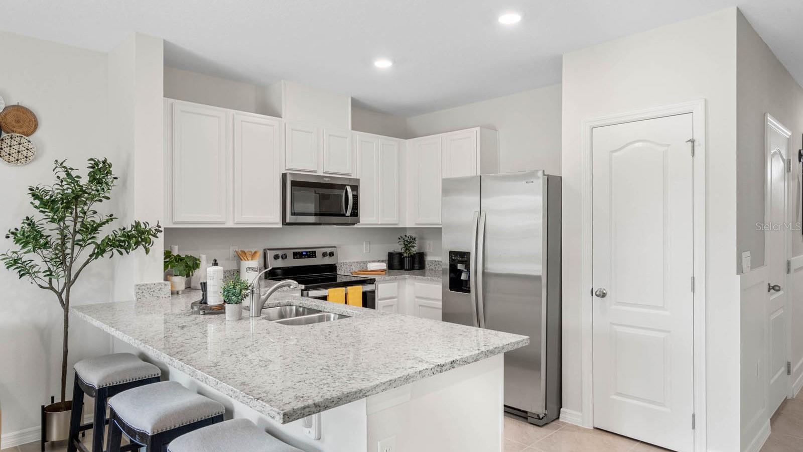1540 LUMBAR AVE, DAVENPORT, FL, 33896