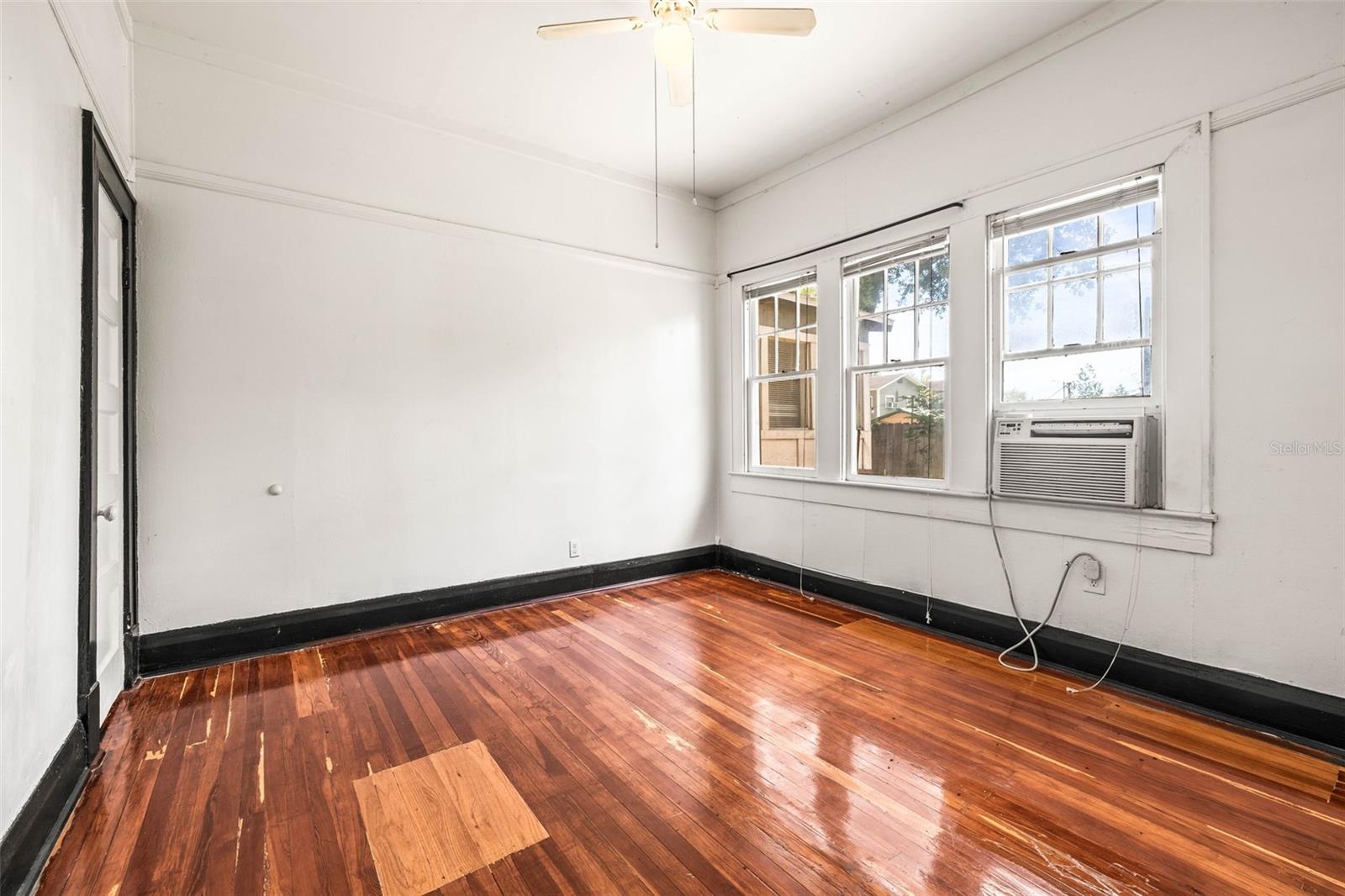 607 E LOUISIANA AVE, TAMPA, FL, 33603