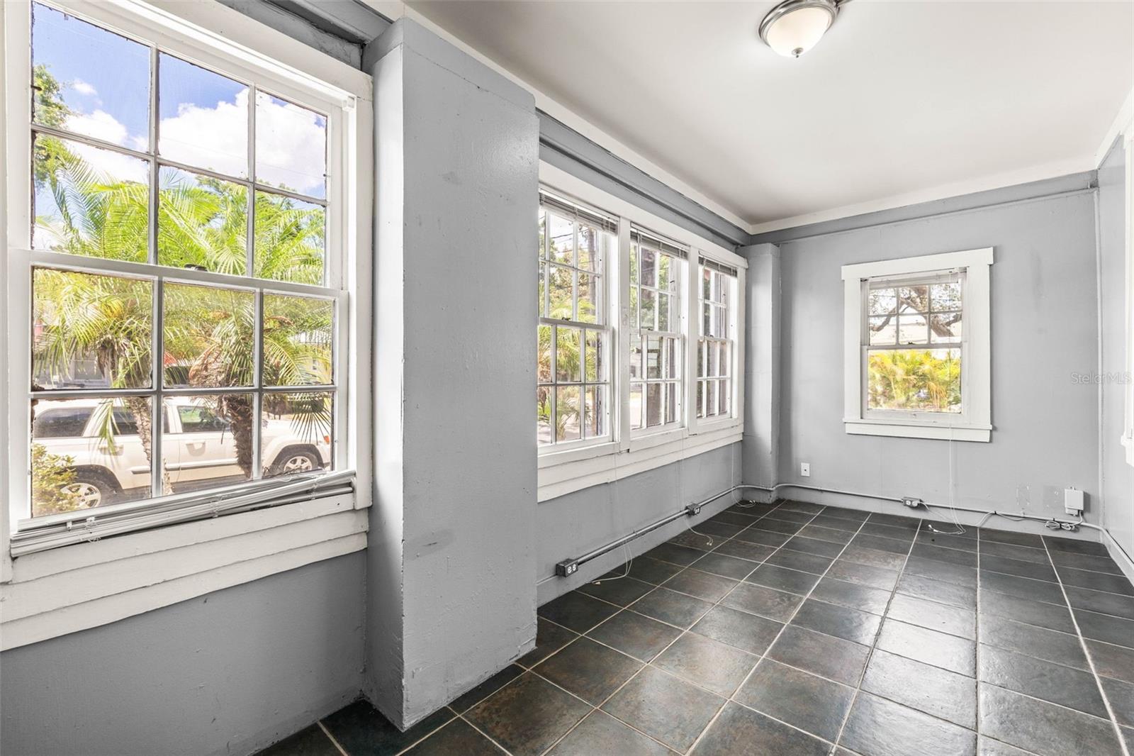607 E LOUISIANA AVE, TAMPA, FL, 33603