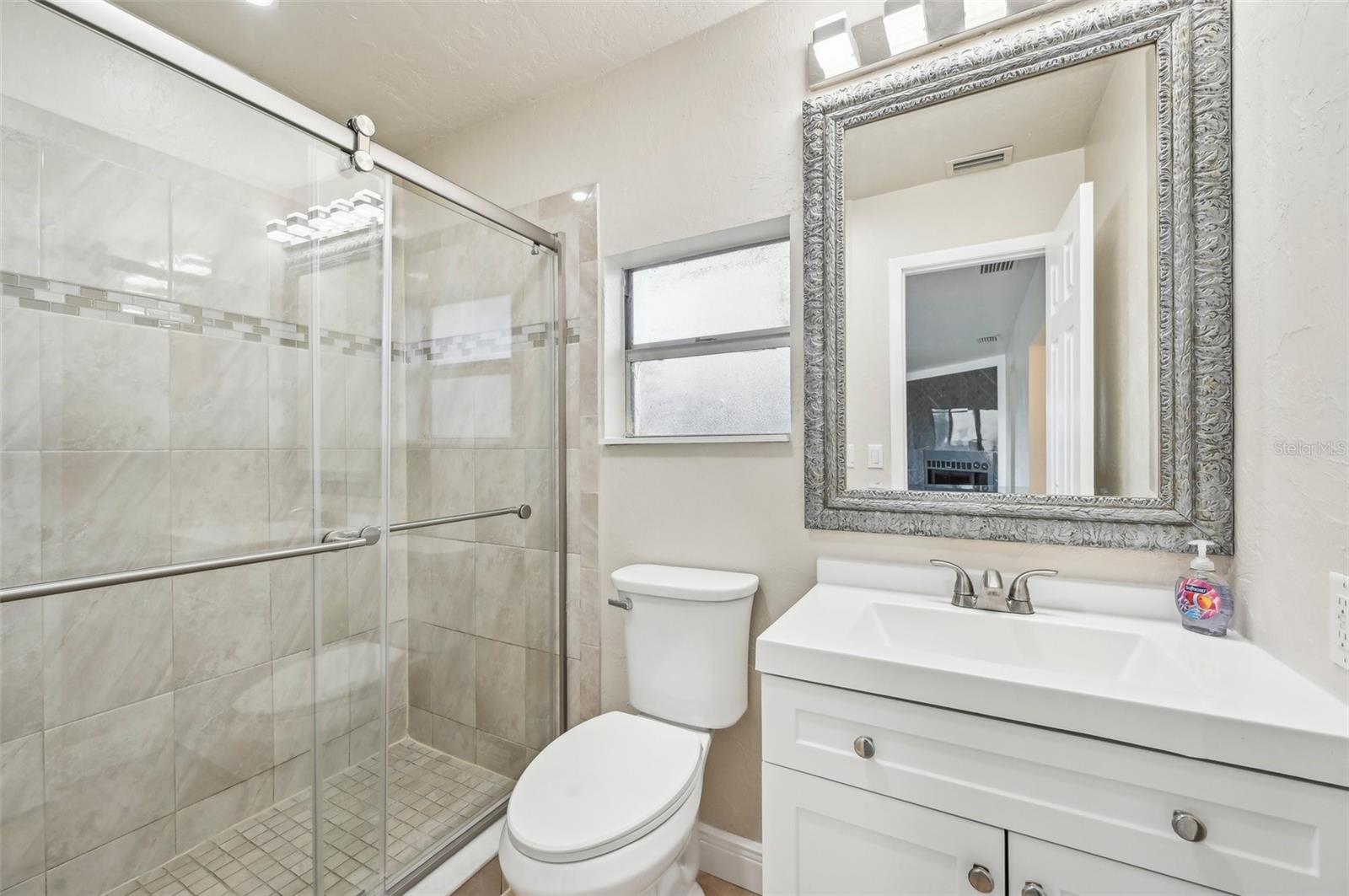 5915 29TH AVENUE DR E, BRADENTON, FL, 34208