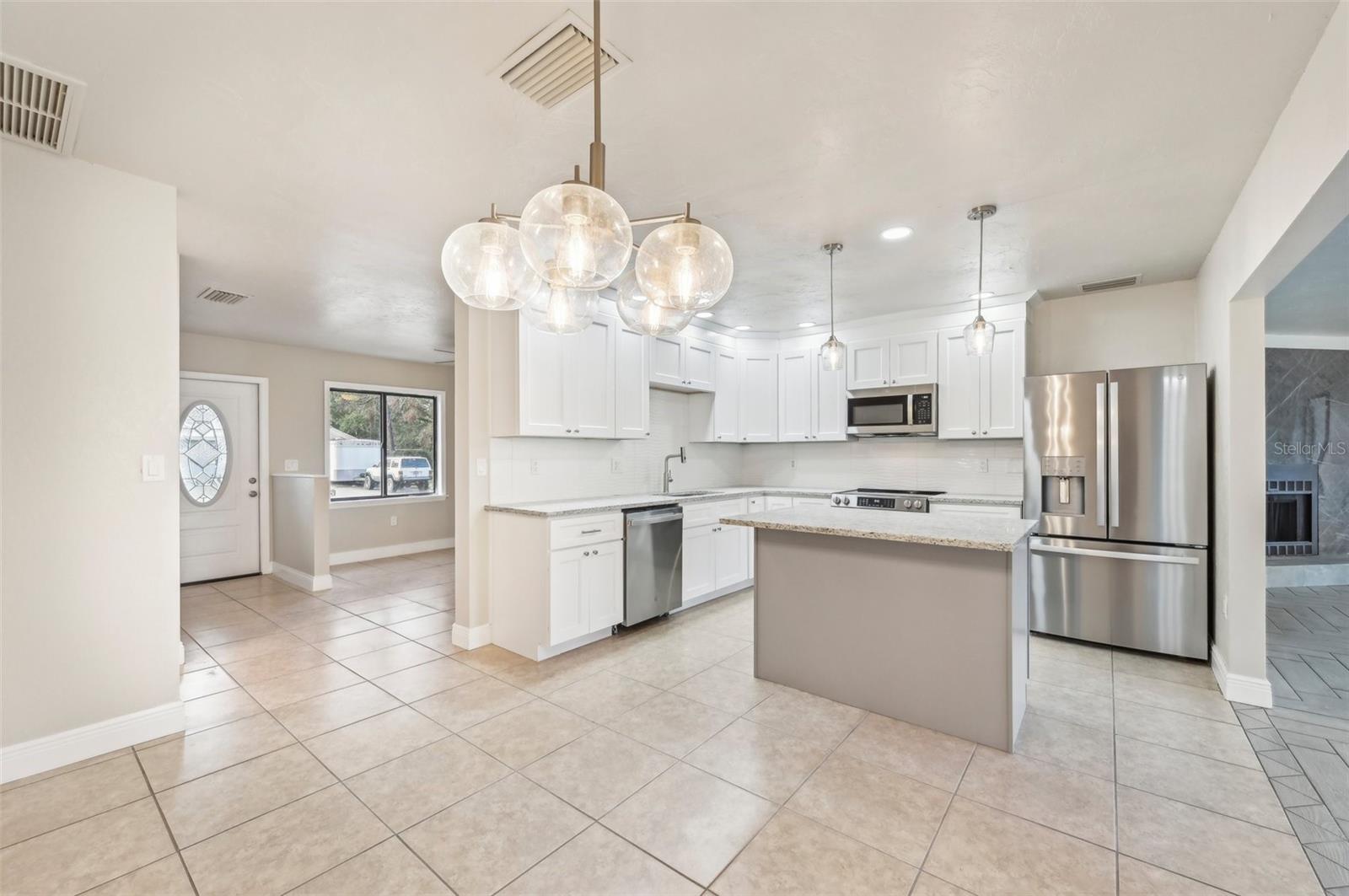 5915 29TH AVENUE DR E, BRADENTON, FL, 34208
