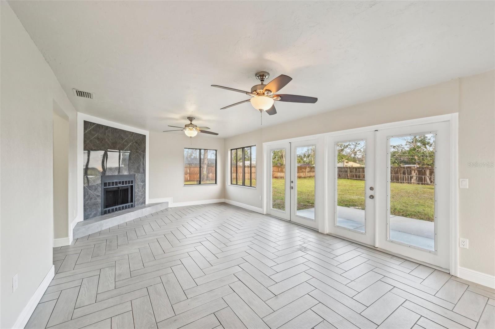 5915 29TH AVENUE DR E, BRADENTON, FL, 34208