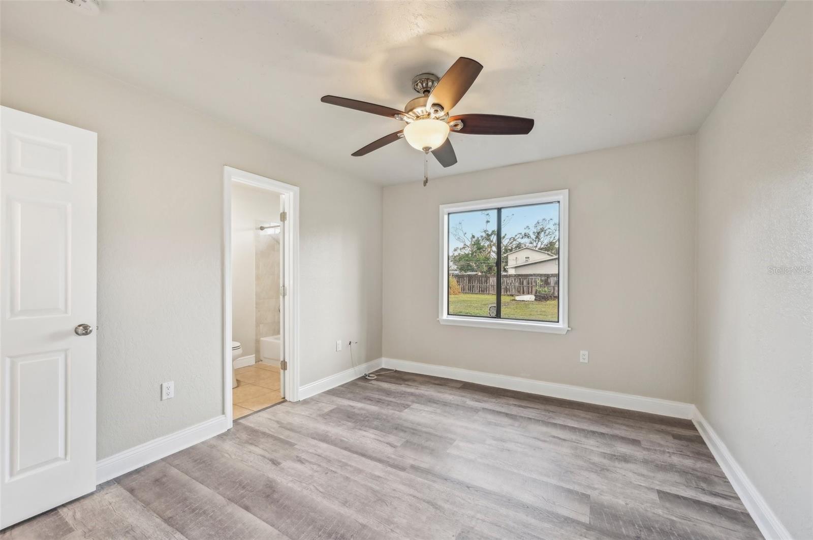 5915 29TH AVENUE DR E, BRADENTON, FL, 34208