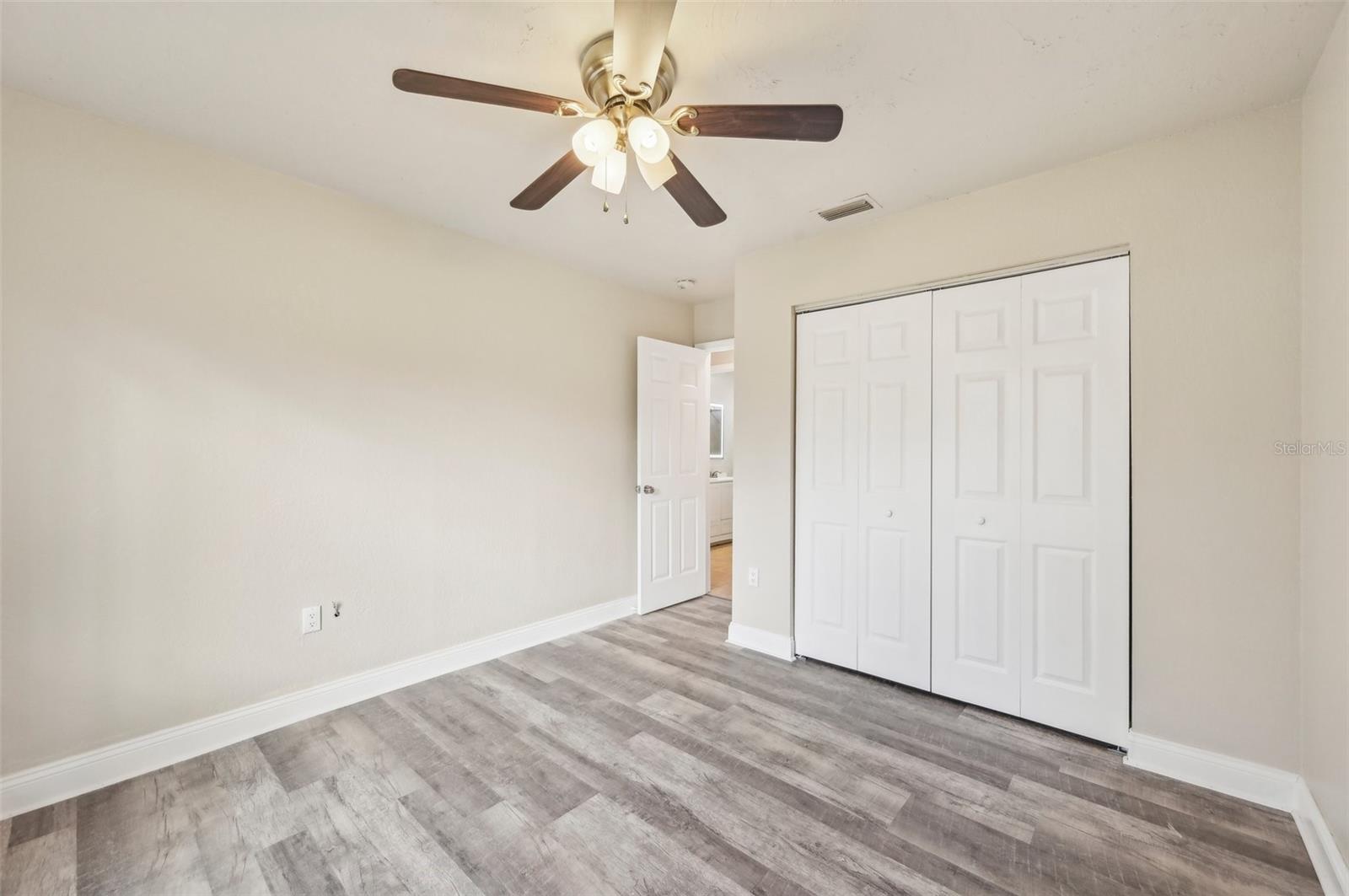 5915 29TH AVENUE DR E, BRADENTON, FL, 34208