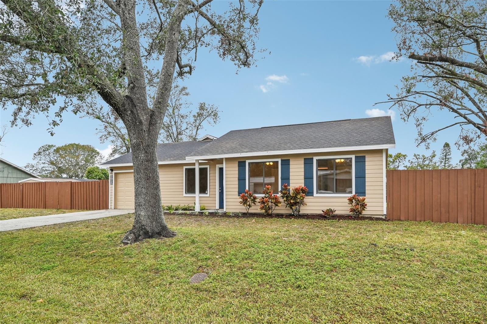5915 29TH AVENUE DR E, BRADENTON, FL, 34208