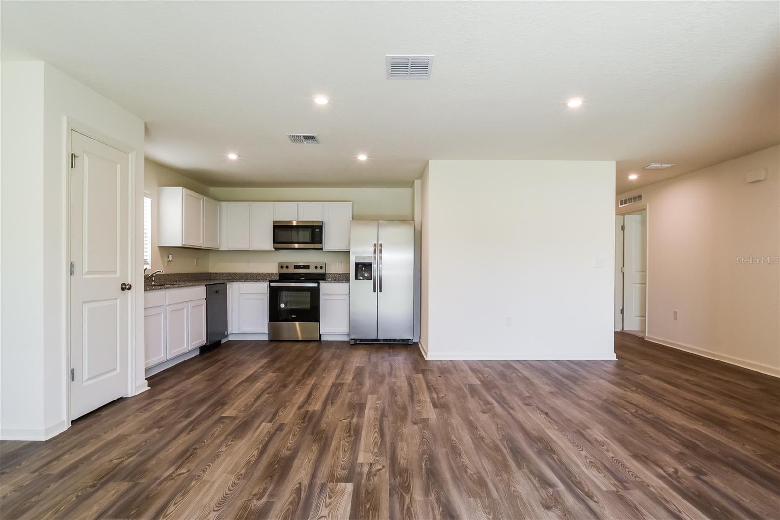 2007 IOWA DR, SUMTERVILLE, FL, 33585