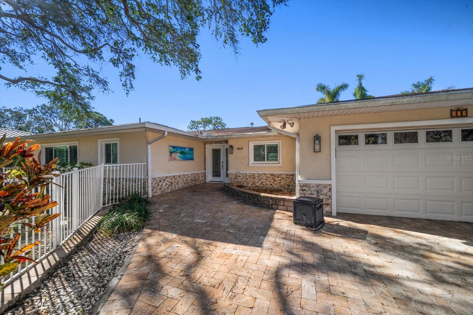 103 SHORE DR, DUNEDIN, FL, 34698