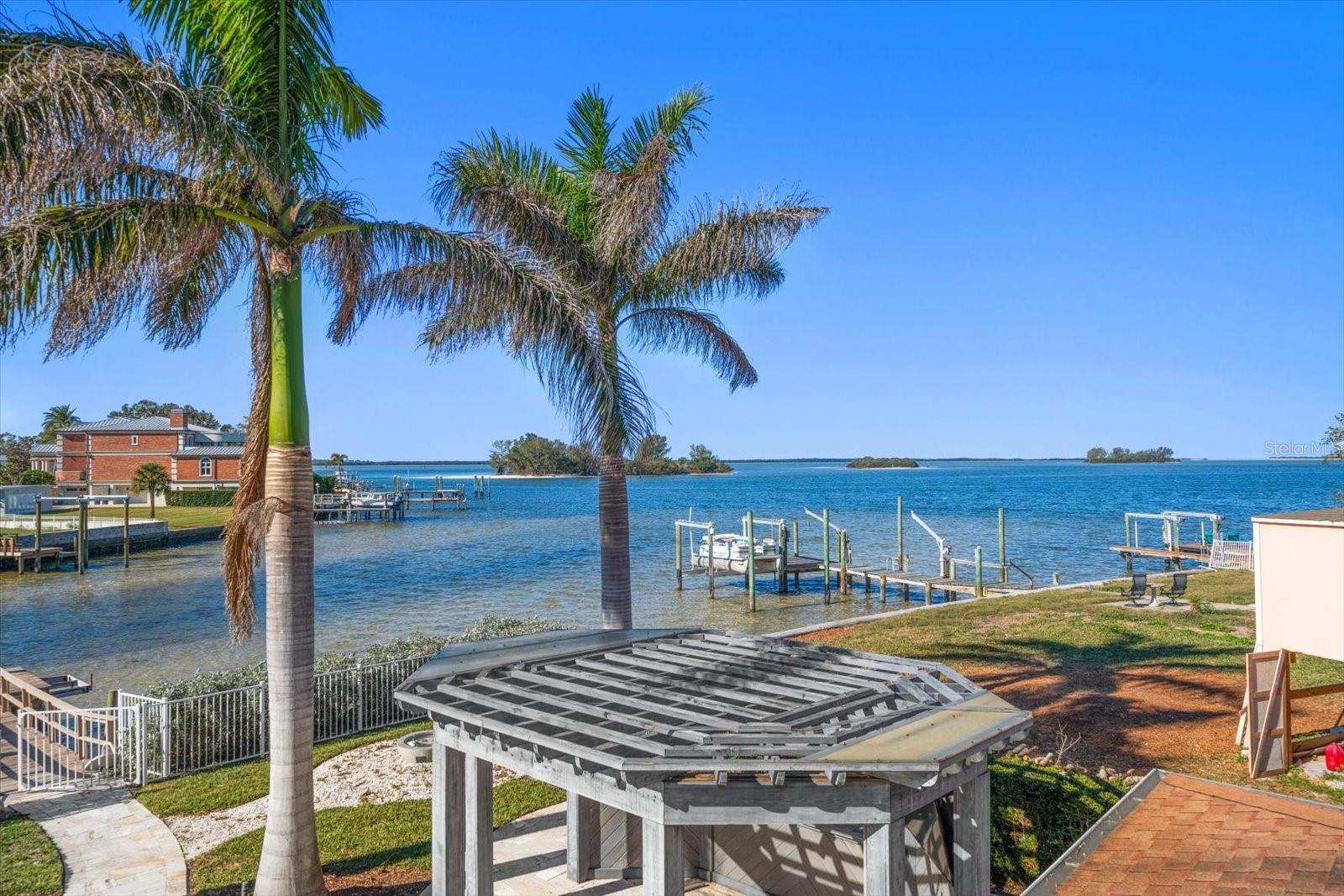 103 SHORE DR, DUNEDIN, FL, 34698