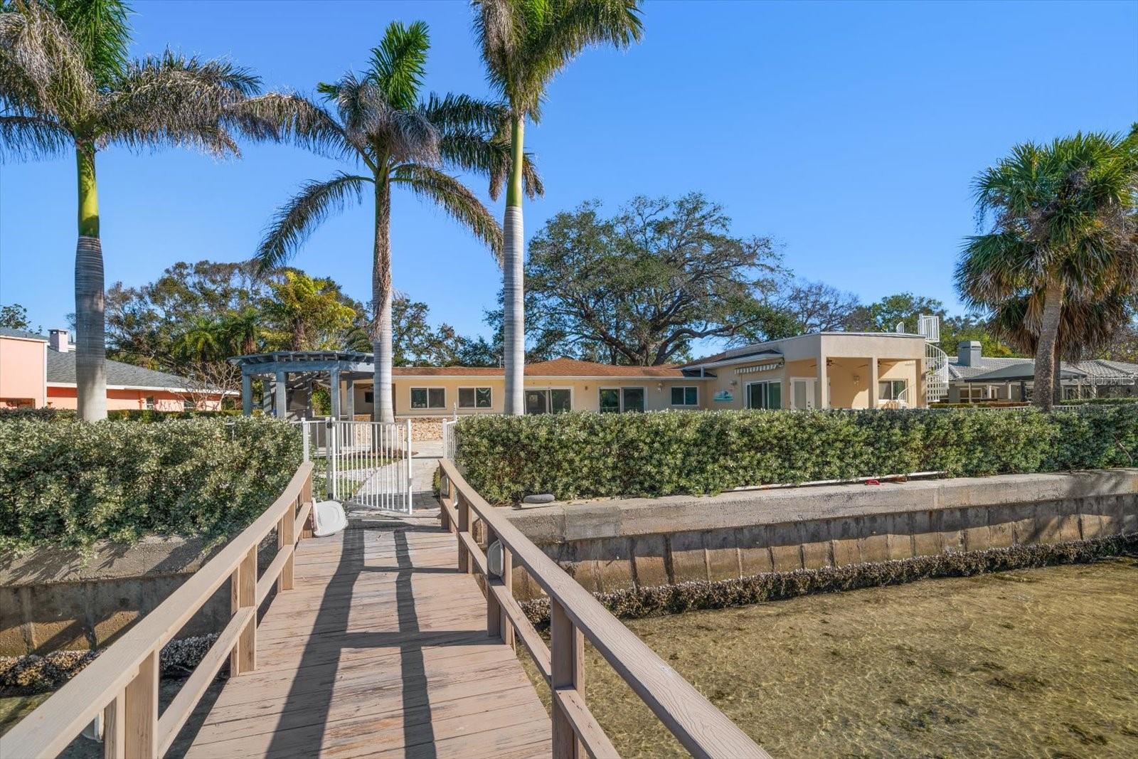 103 SHORE DR, DUNEDIN, FL, 34698