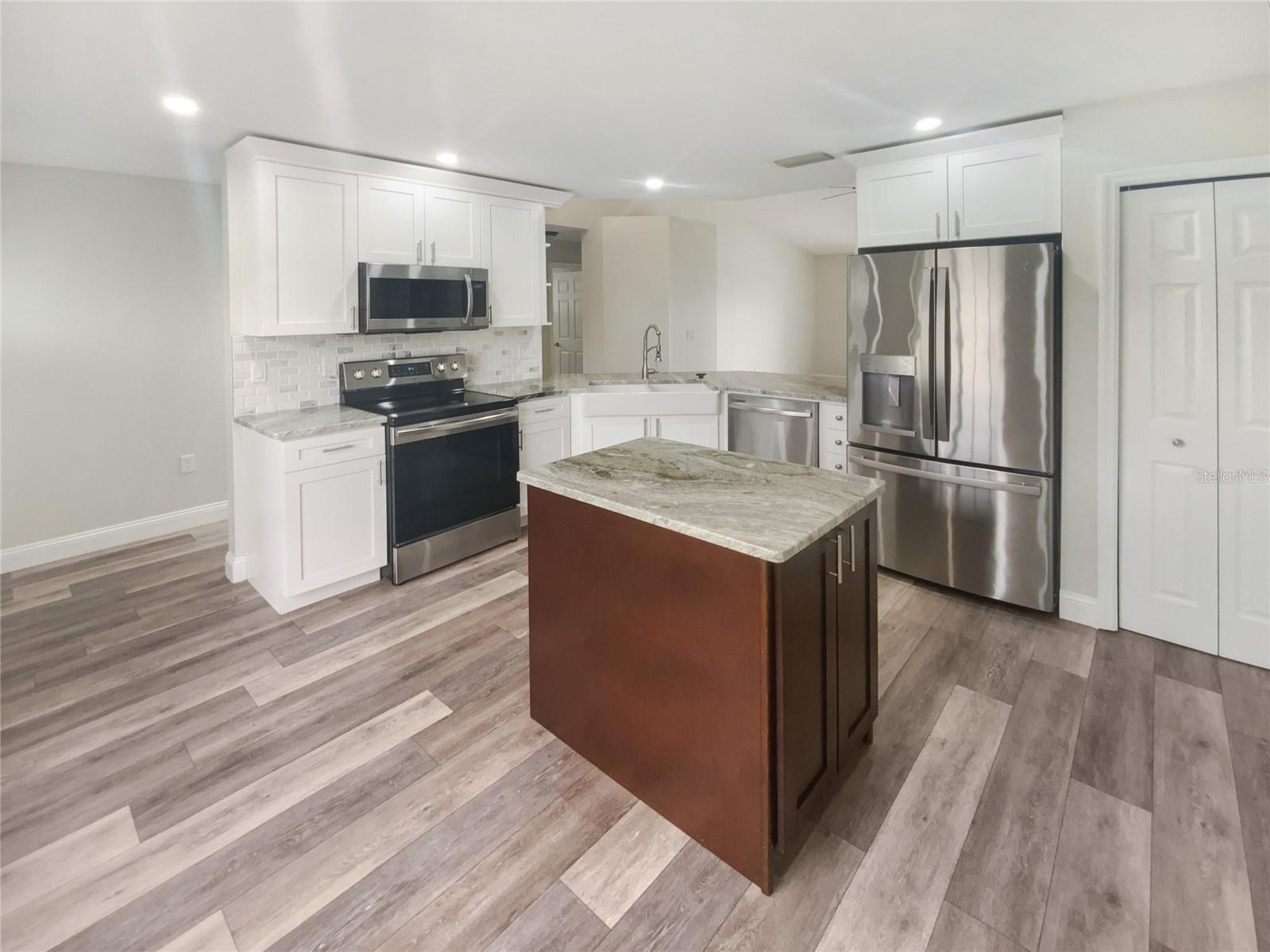 7224 HIGHLAND LOOP, ZEPHYRHILLS, FL, 33541