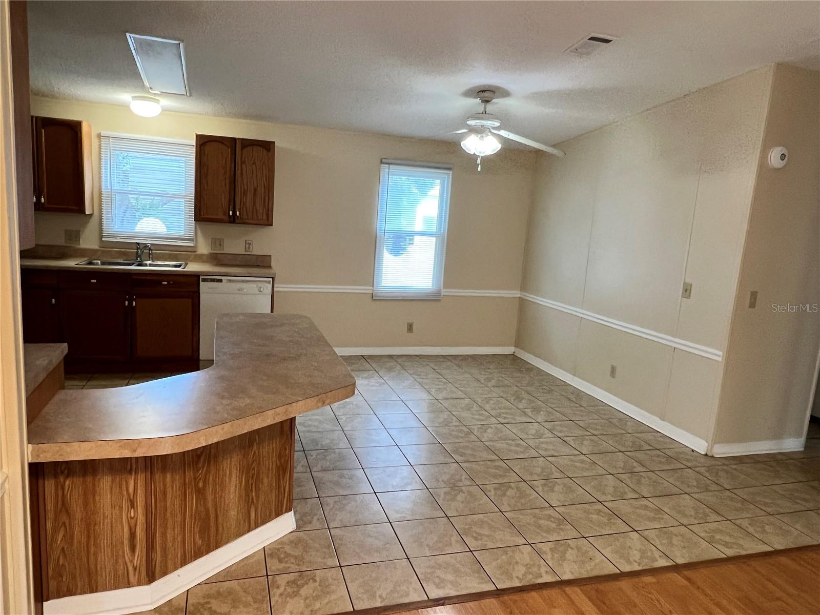 TAFT TOWN, ORLANDO, FL, 32824