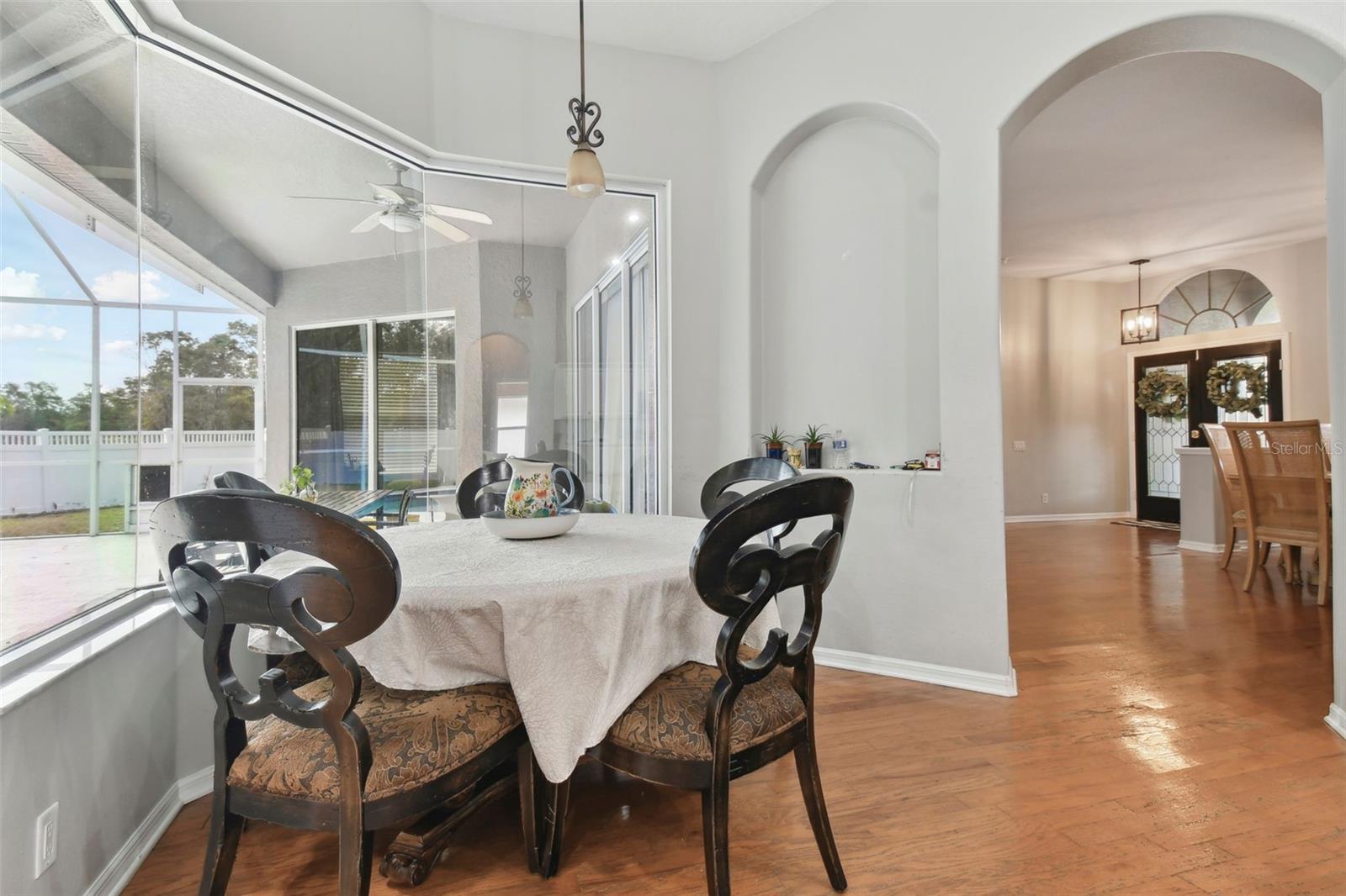 609 SALT LAKE DR, TARPON SPRINGS, FL, 34689