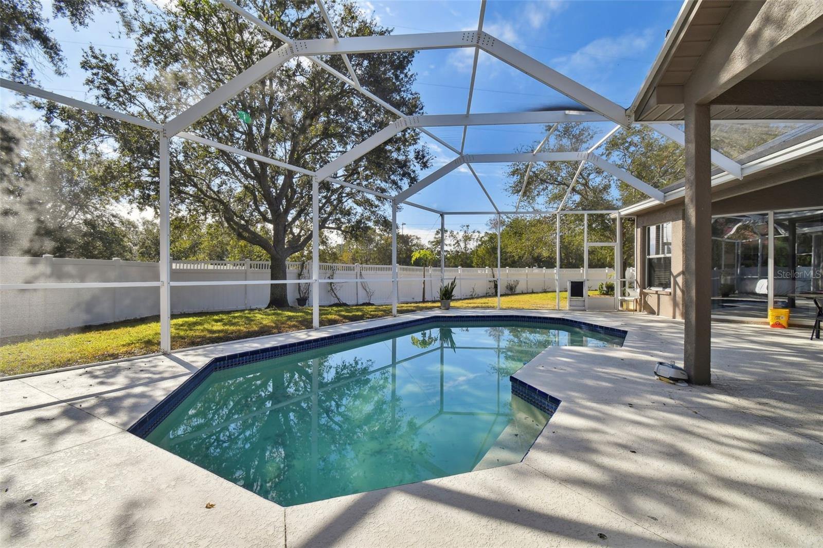 609 SALT LAKE DR, TARPON SPRINGS, FL, 34689