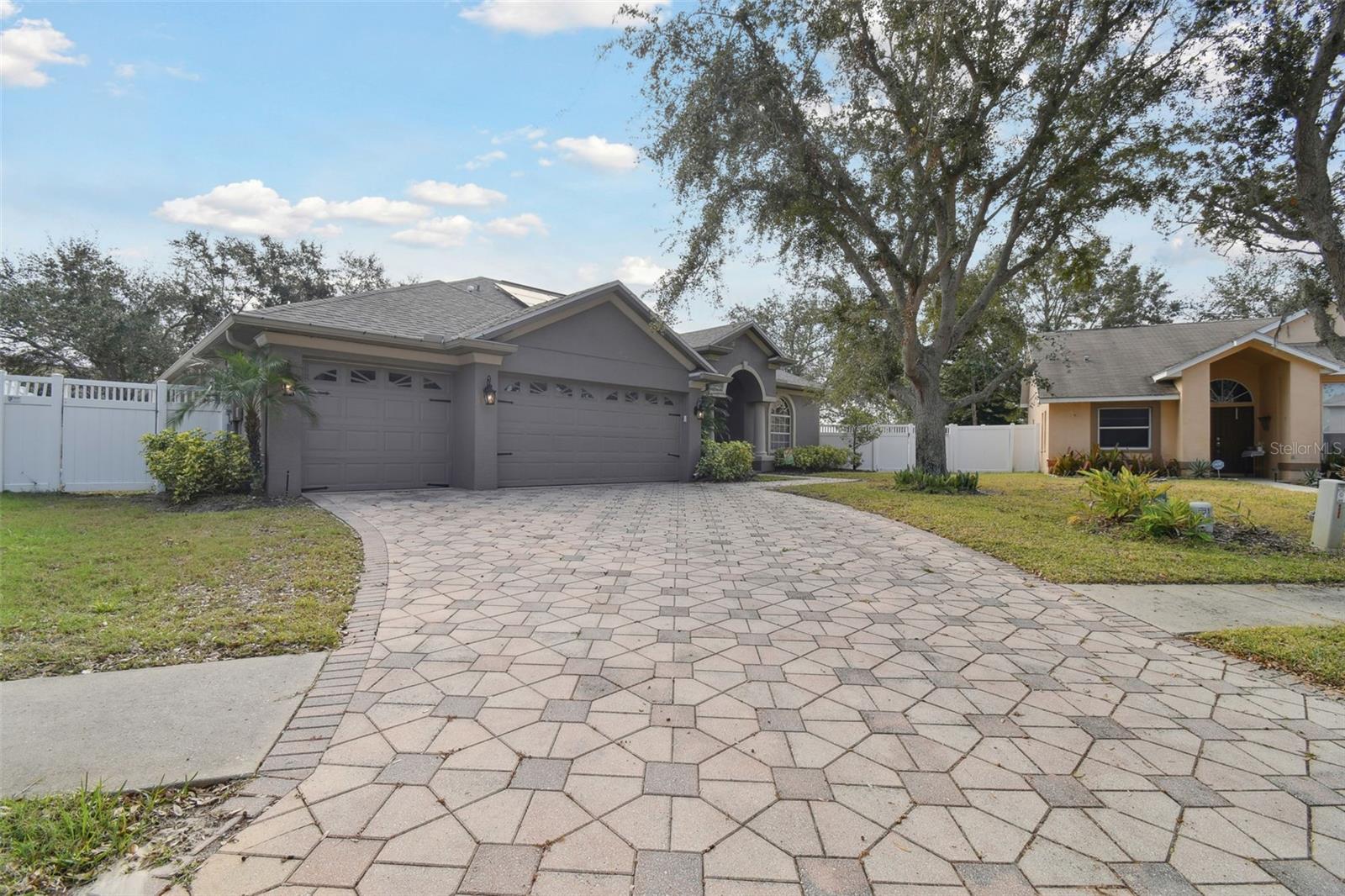 609 SALT LAKE DR, TARPON SPRINGS, FL, 34689