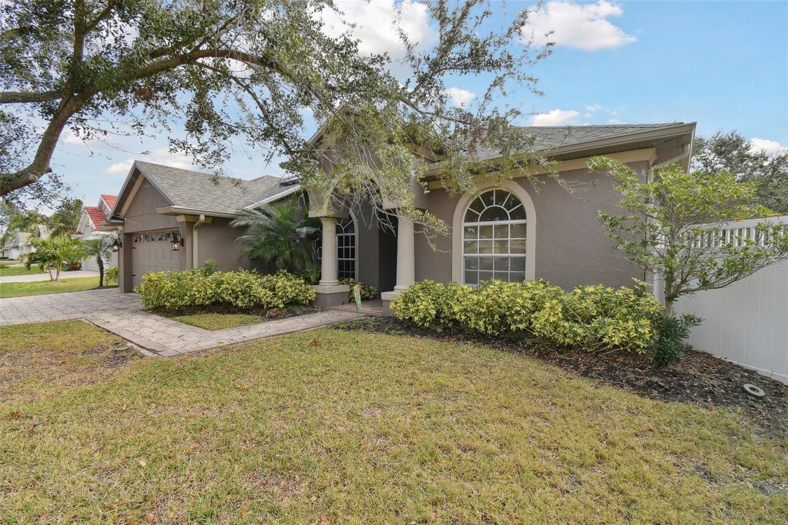 609 SALT LAKE DR, TARPON SPRINGS, FL, 34689