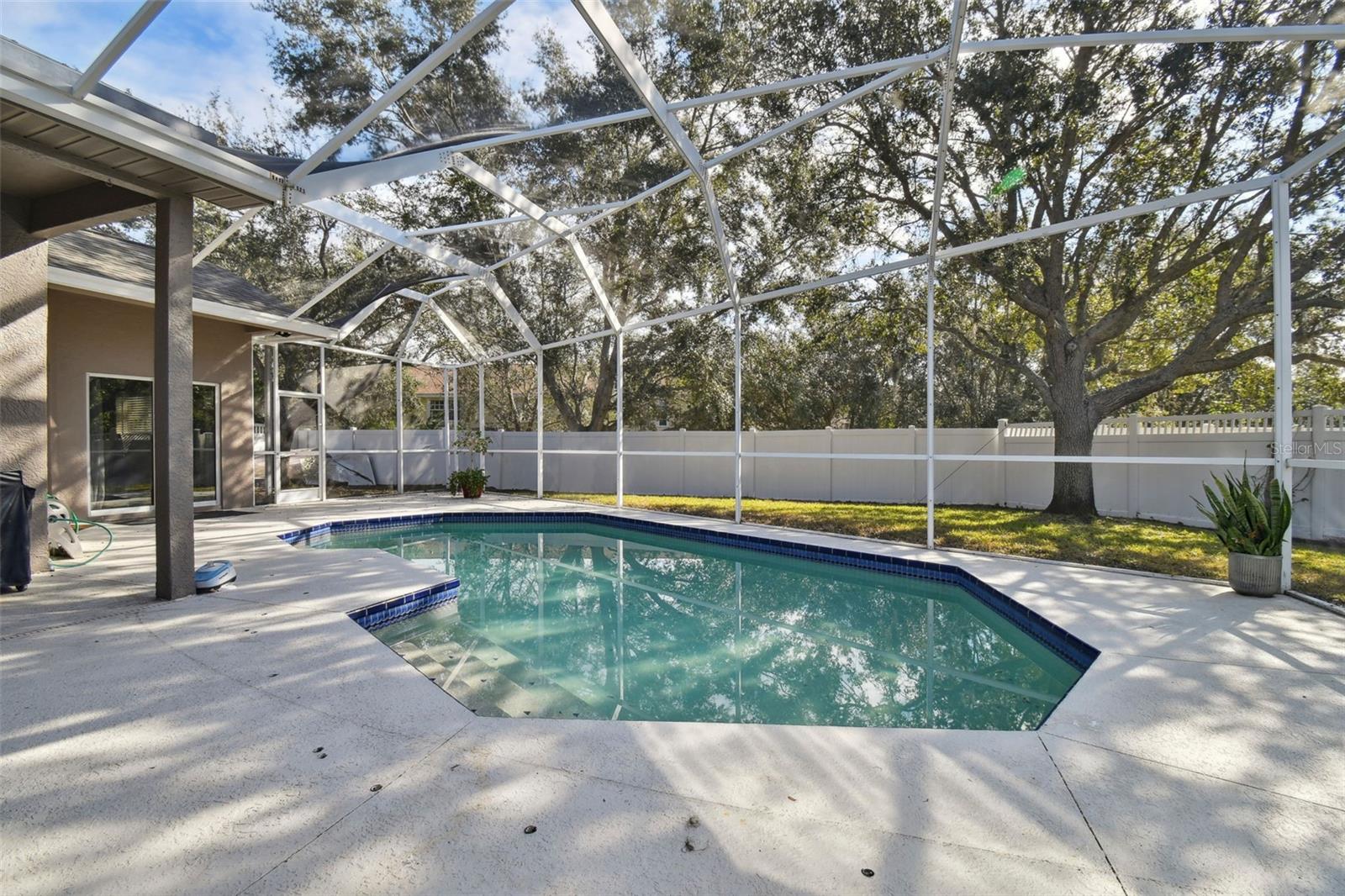 609 SALT LAKE DR, TARPON SPRINGS, FL, 34689