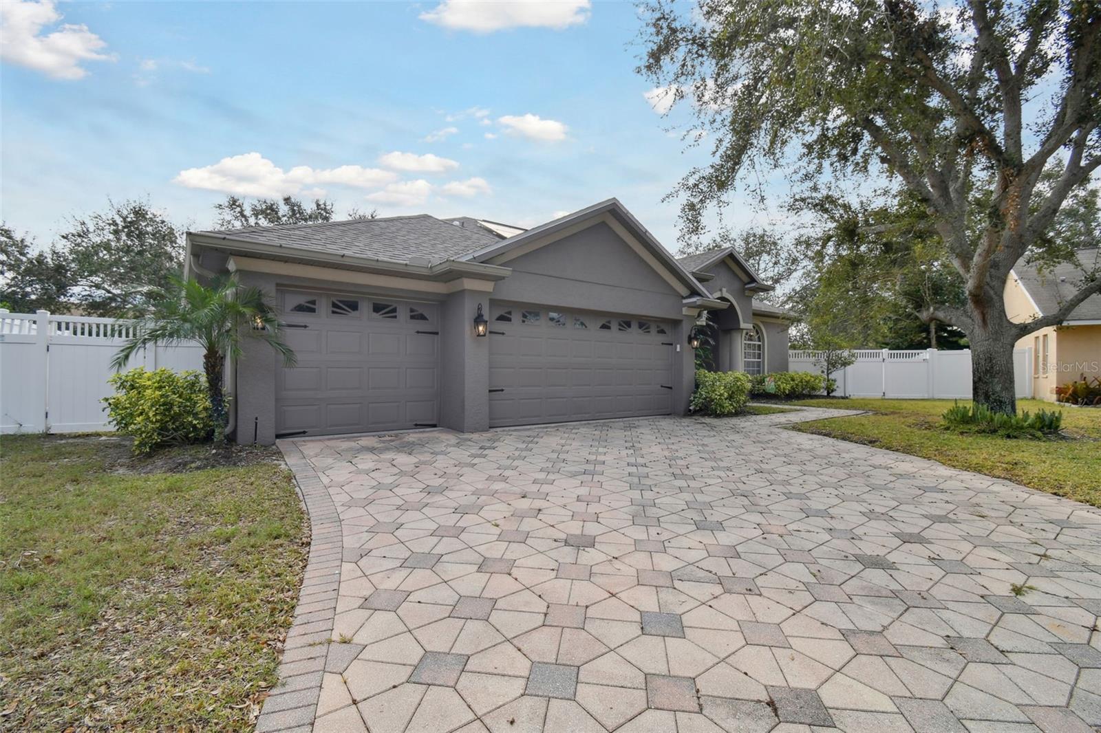 609 SALT LAKE DR, TARPON SPRINGS, FL, 34689
