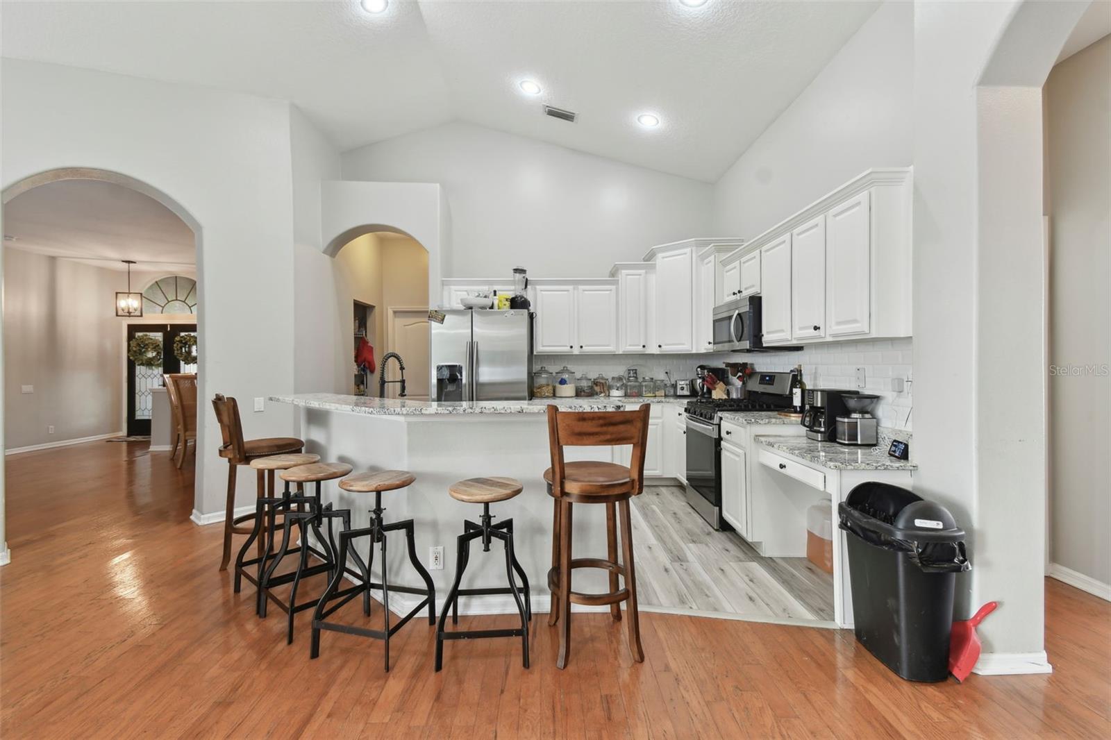 609 SALT LAKE DR, TARPON SPRINGS, FL, 34689