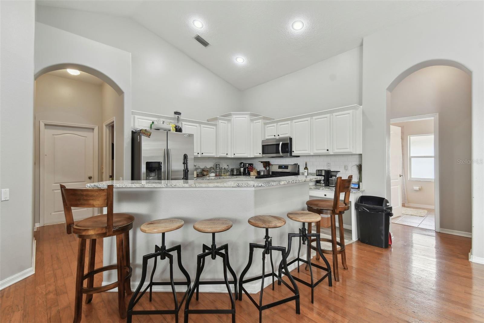 609 SALT LAKE DR, TARPON SPRINGS, FL, 34689