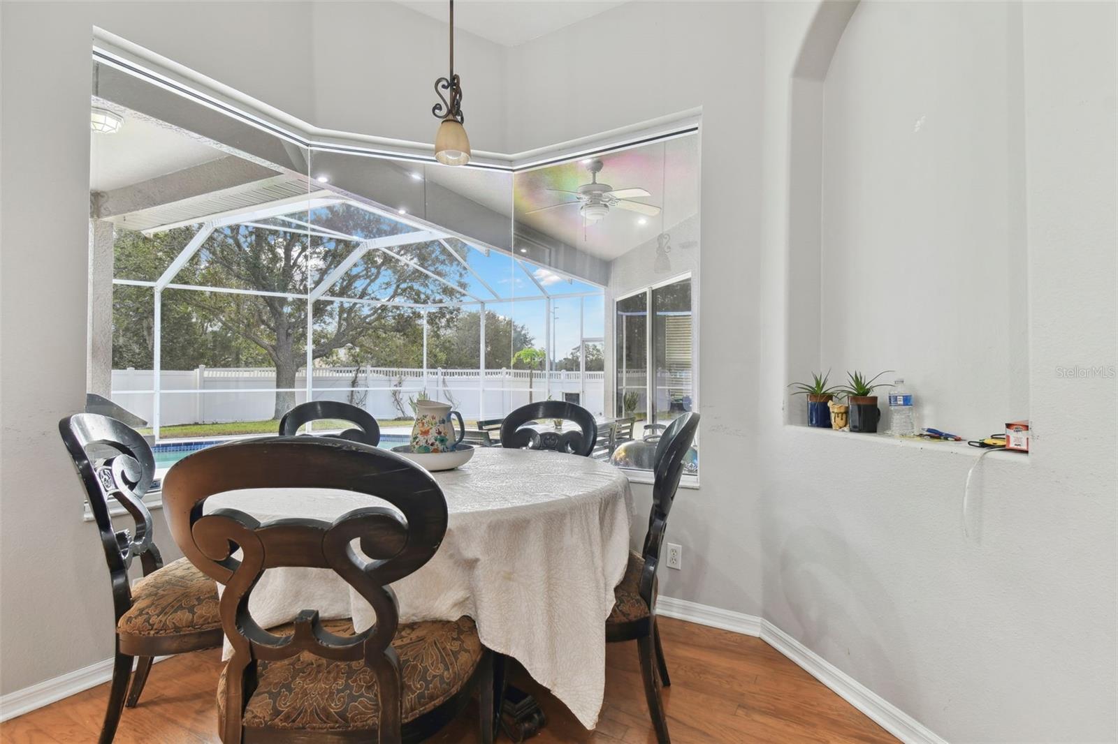609 SALT LAKE DR, TARPON SPRINGS, FL, 34689