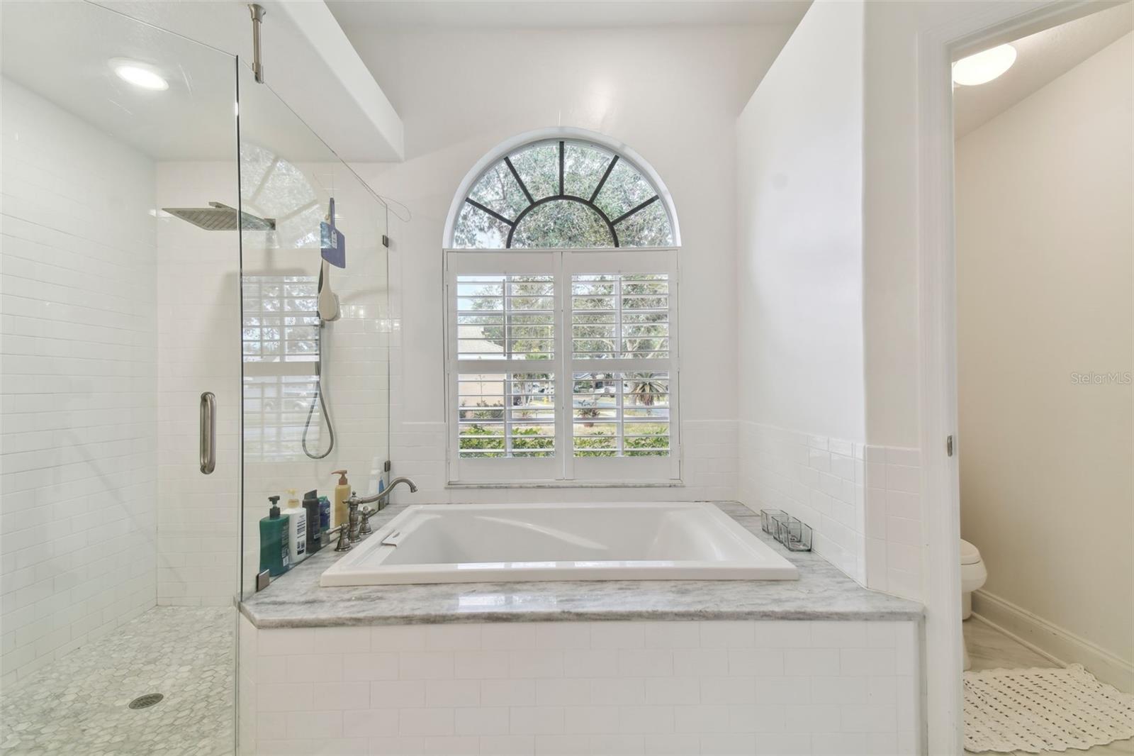 609 SALT LAKE DR, TARPON SPRINGS, FL, 34689
