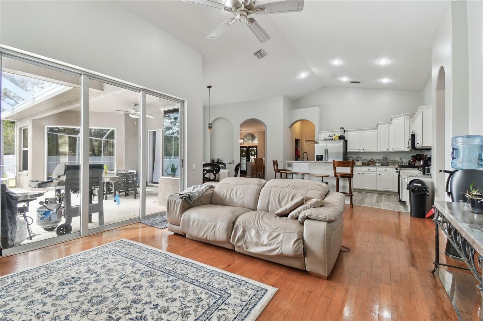609 SALT LAKE DR, TARPON SPRINGS, FL, 34689