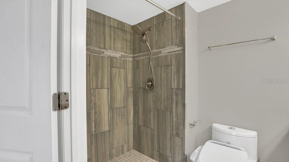 3433 GLOSSY LEAF LN, CLERMONT, FL, 34711