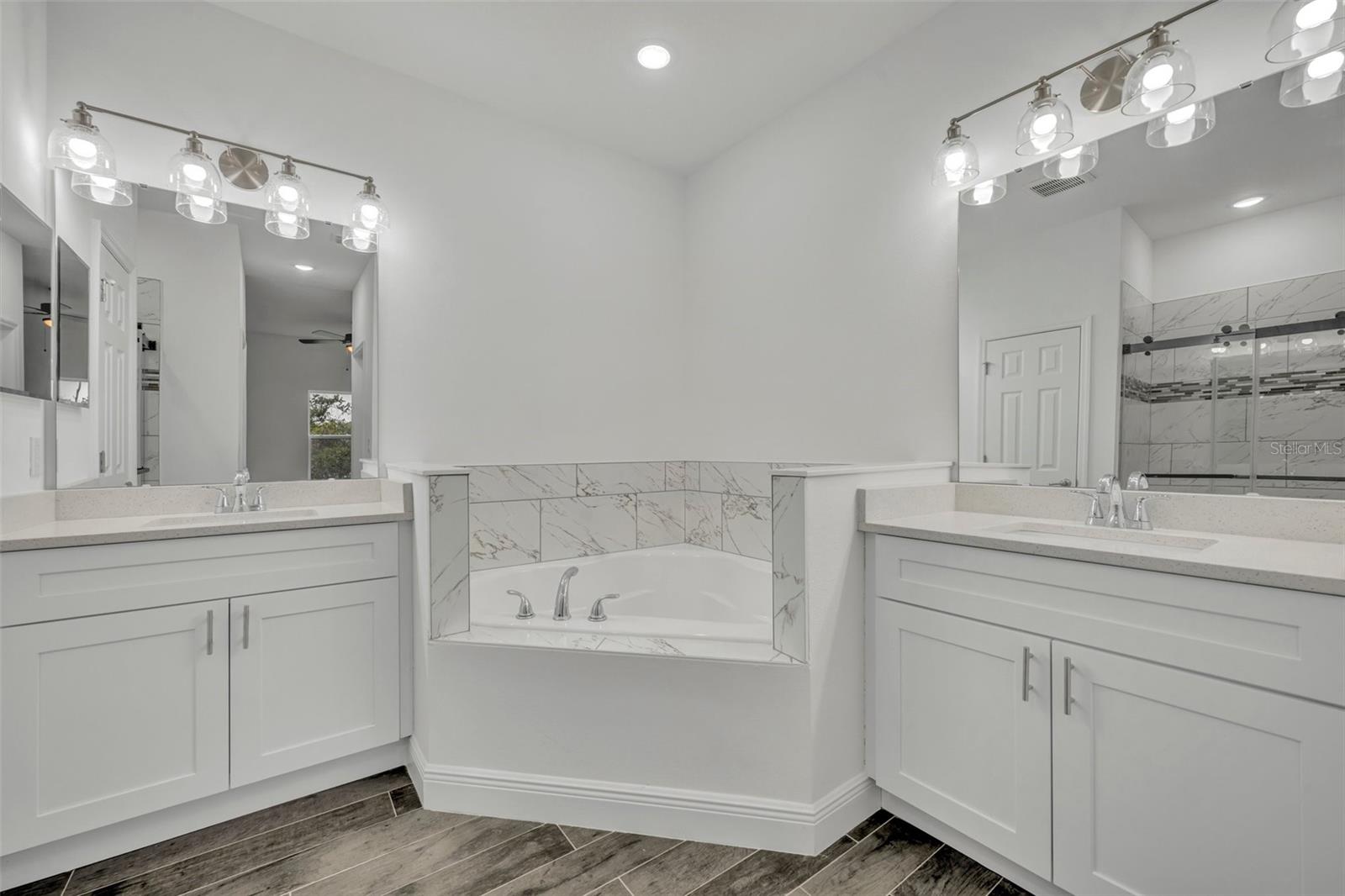 2402 WEATHERFORD DR, DELTONA, FL, 32738