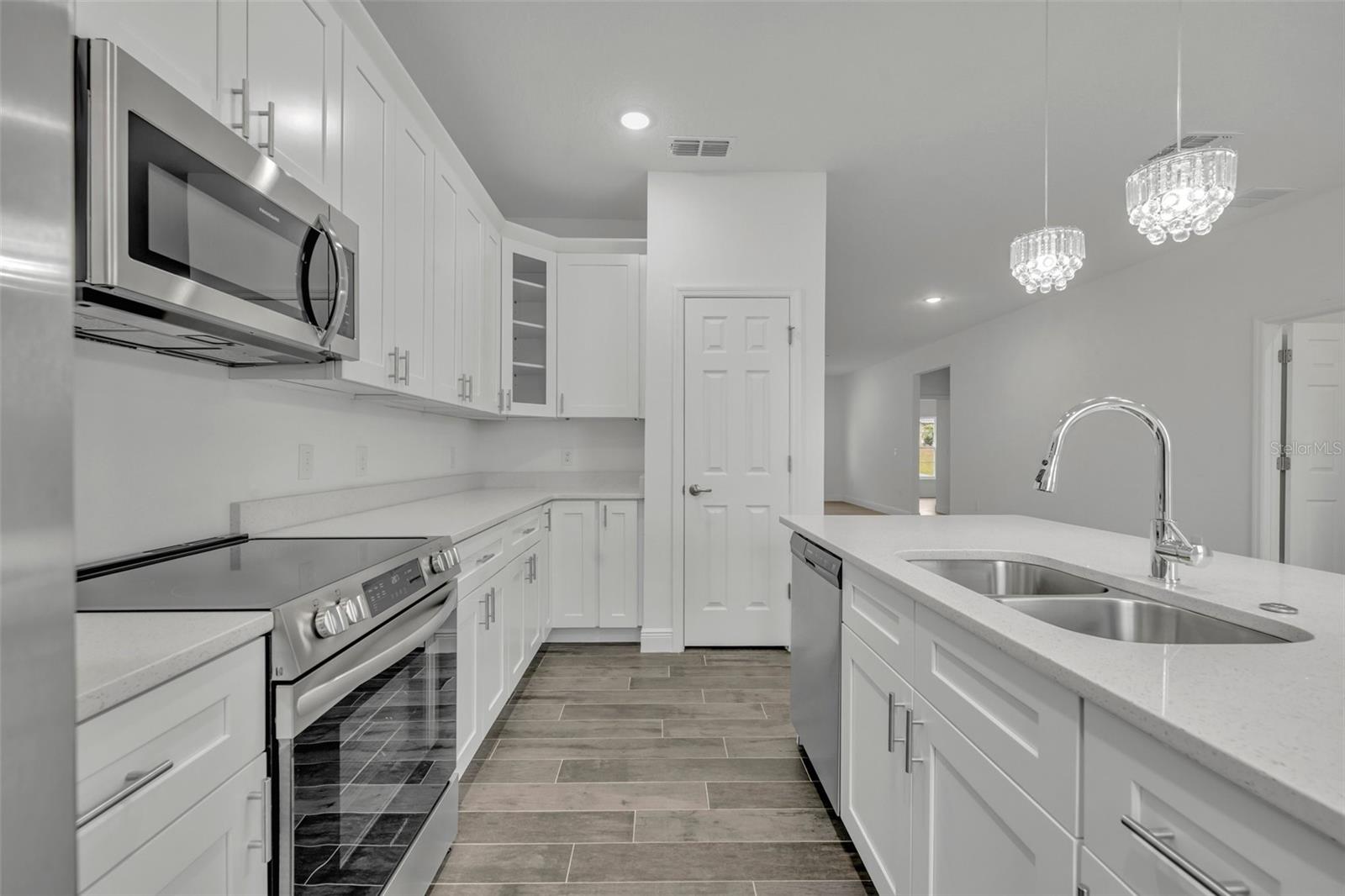 2402 WEATHERFORD DR, DELTONA, FL, 32738