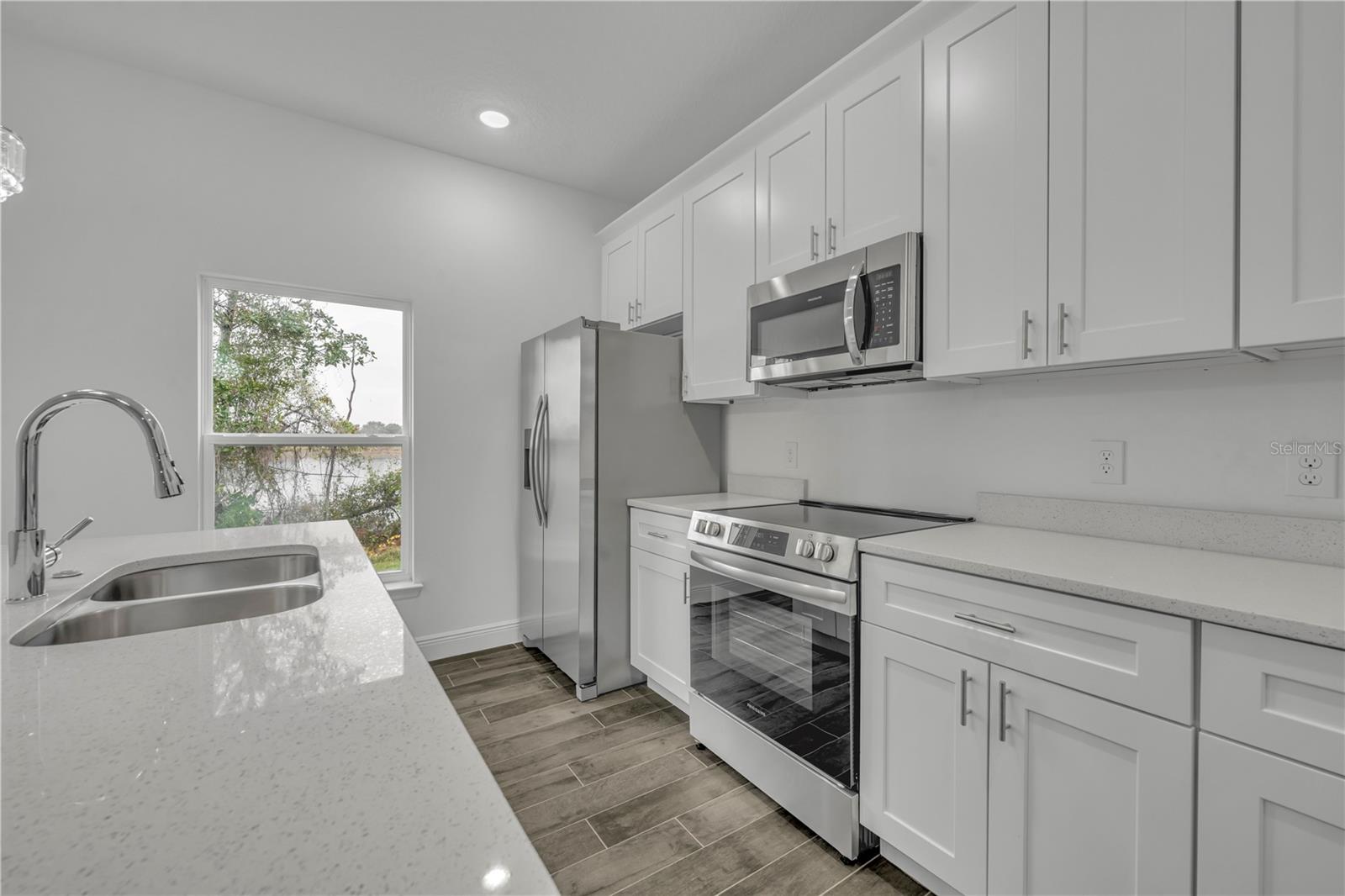 2402 WEATHERFORD DR, DELTONA, FL, 32738