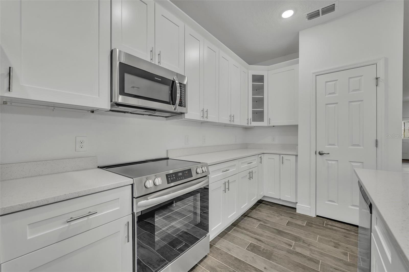 2402 WEATHERFORD DR, DELTONA, FL, 32738