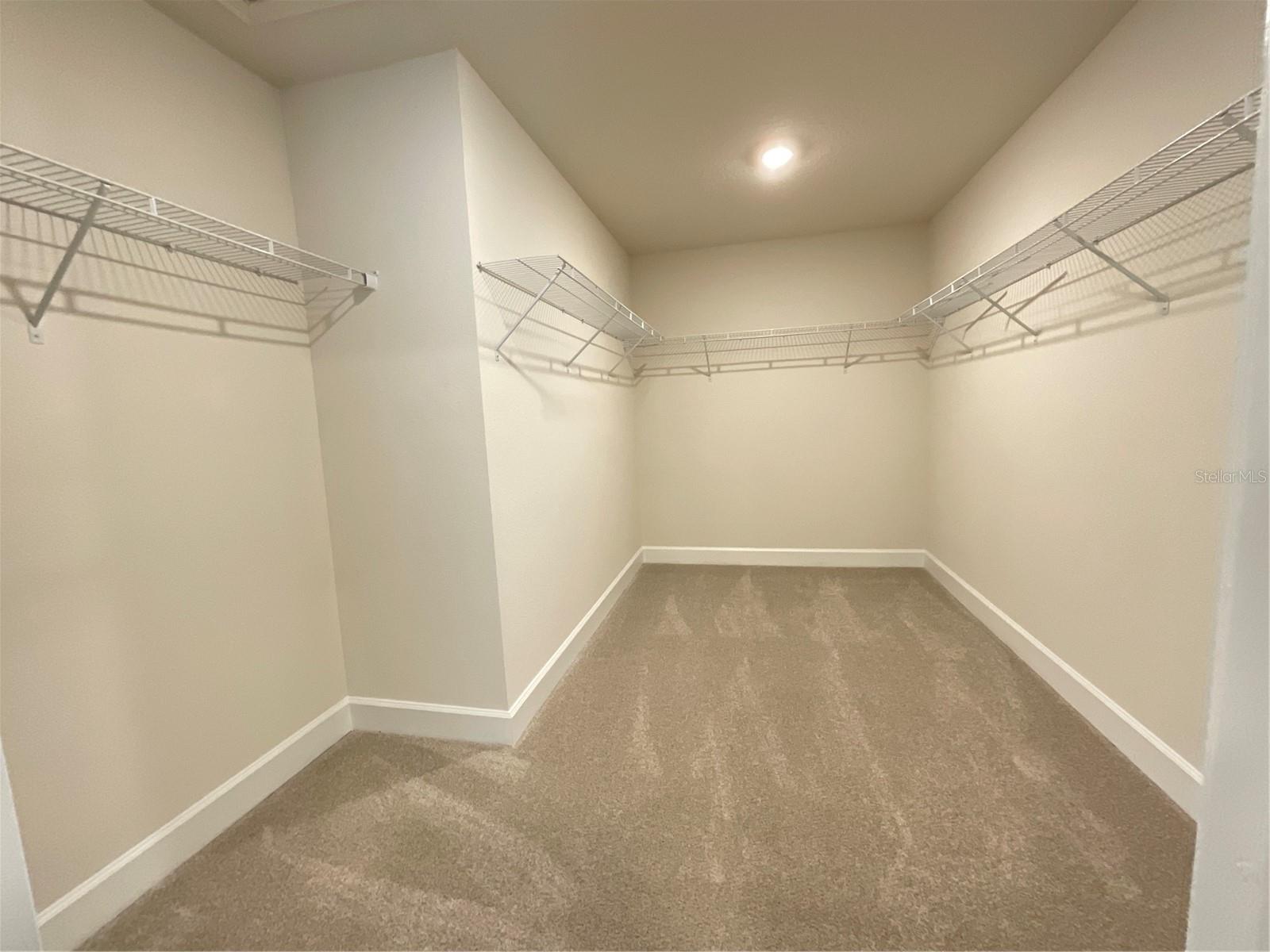 1012 ANCHORAGE STREET, LEESBURG, FL, 34748