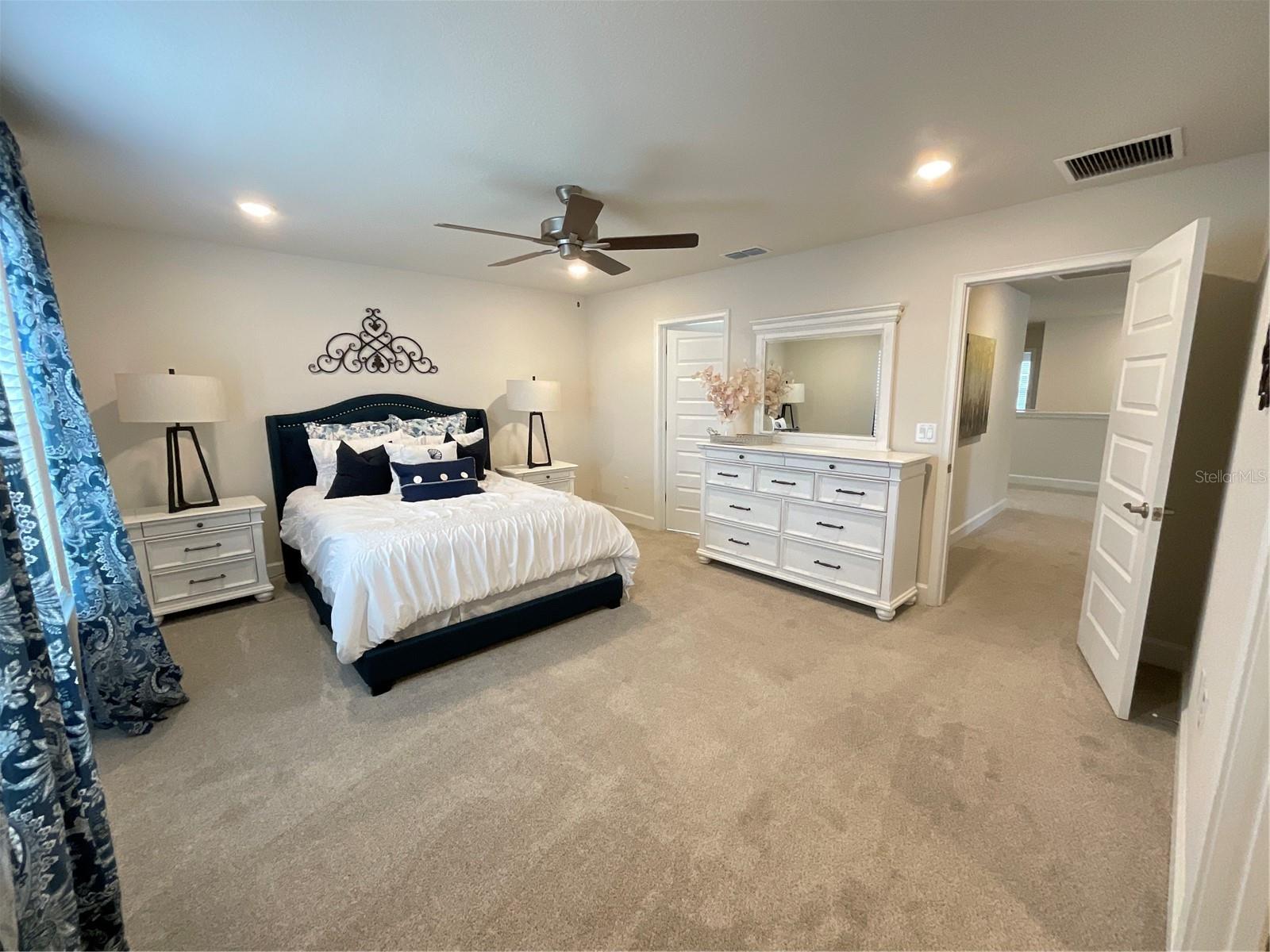 1012 ANCHORAGE STREET, LEESBURG, FL, 34748