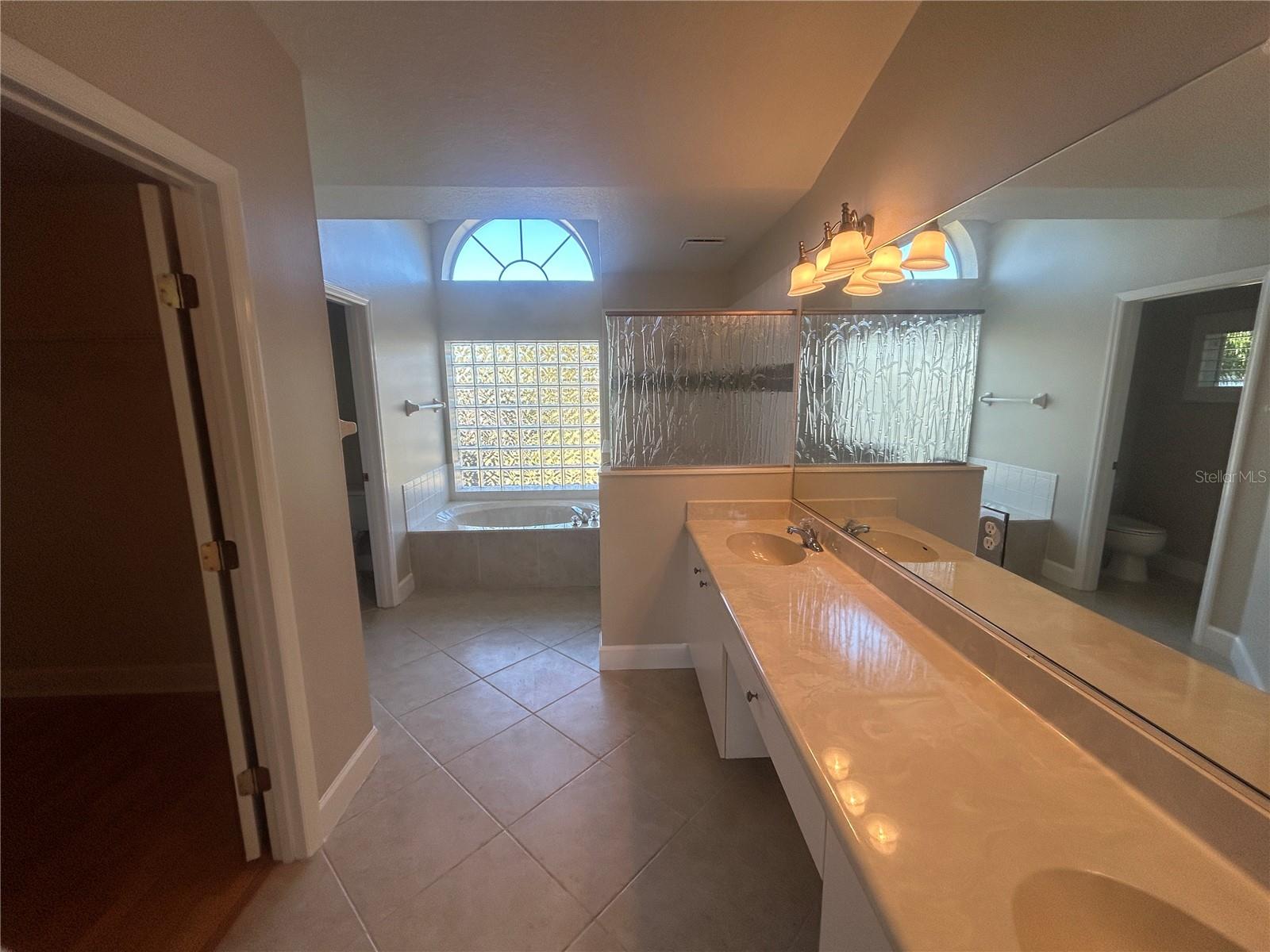 99 BAY LAKE DR, ORMOND BEACH, FL, 32174