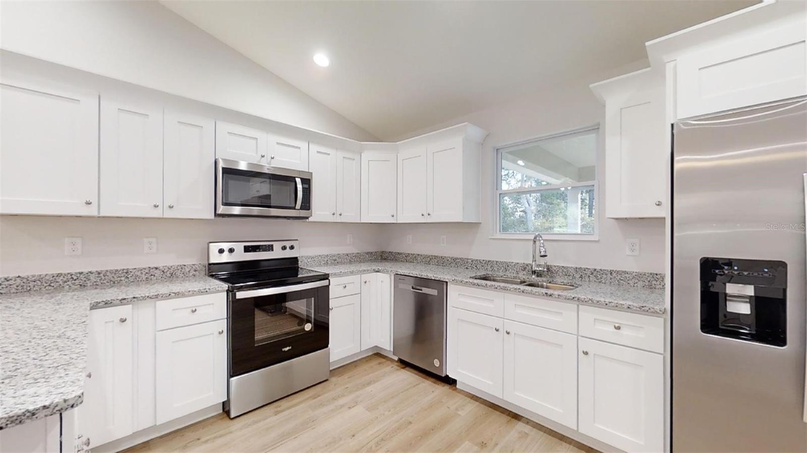 111 FISHER TRACE DR, OCKLAWAHA, FL, 32179
