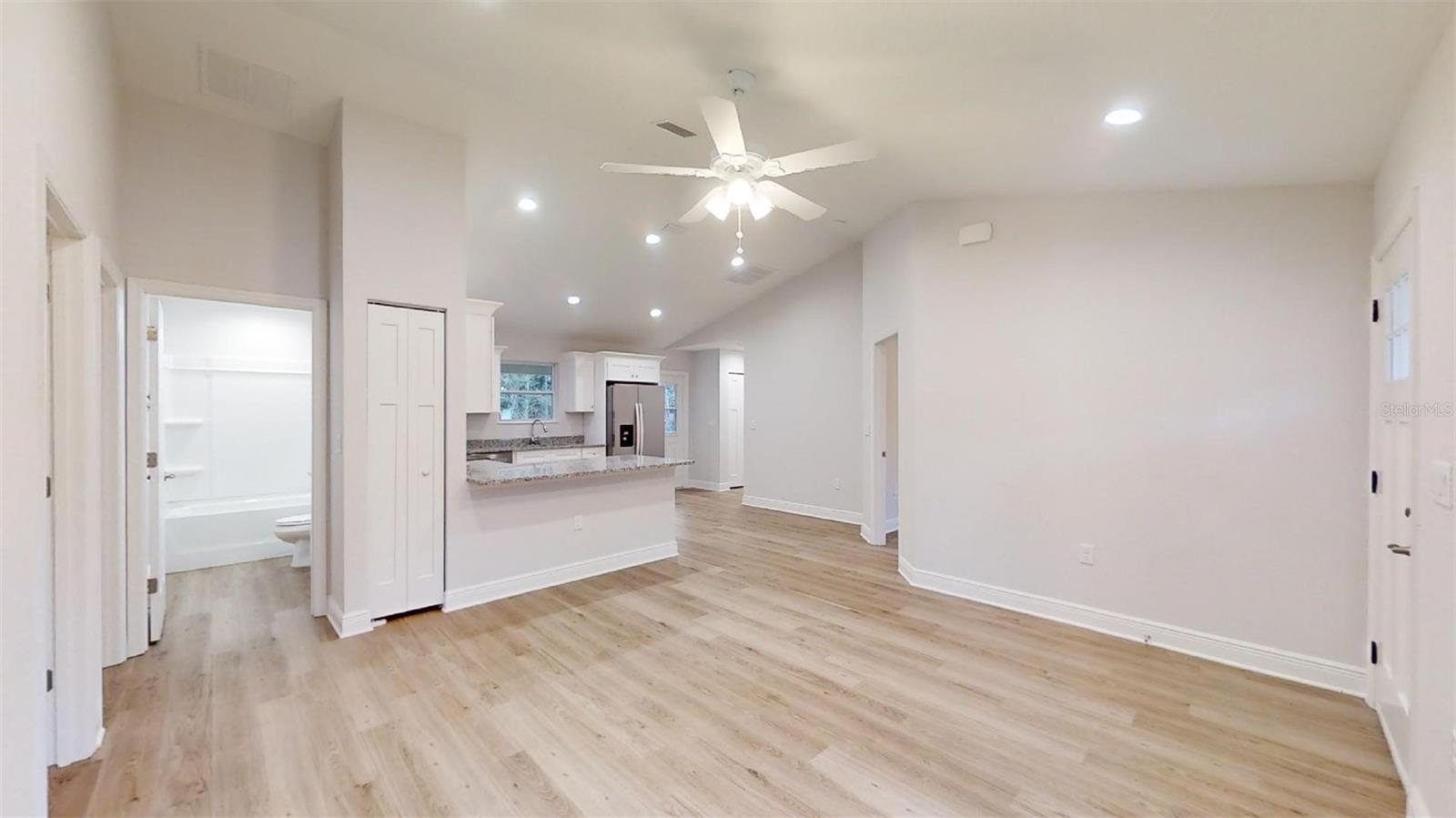 111 FISHER TRACE DR, OCKLAWAHA, FL, 32179