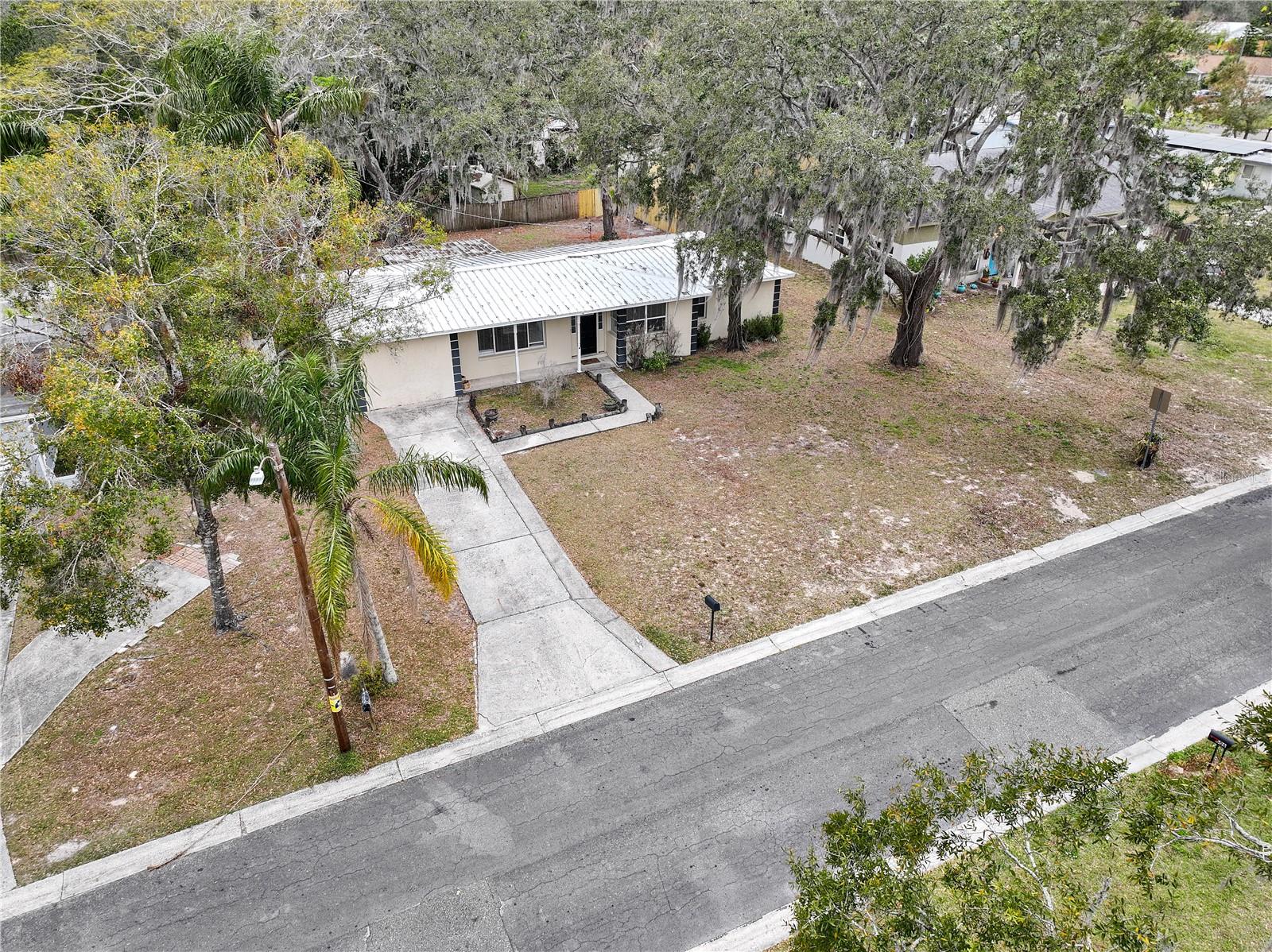 605 E RIVER DR, TEMPLE TERRACE, FL, 33617