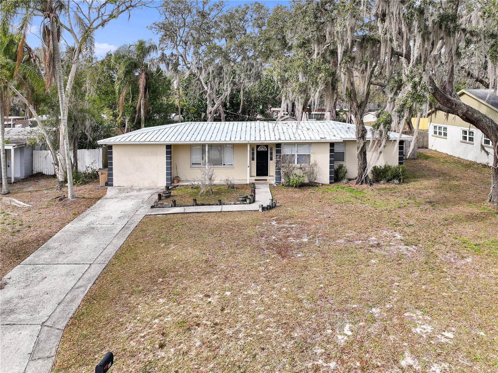 605 E RIVER DR, TEMPLE TERRACE, FL, 33617