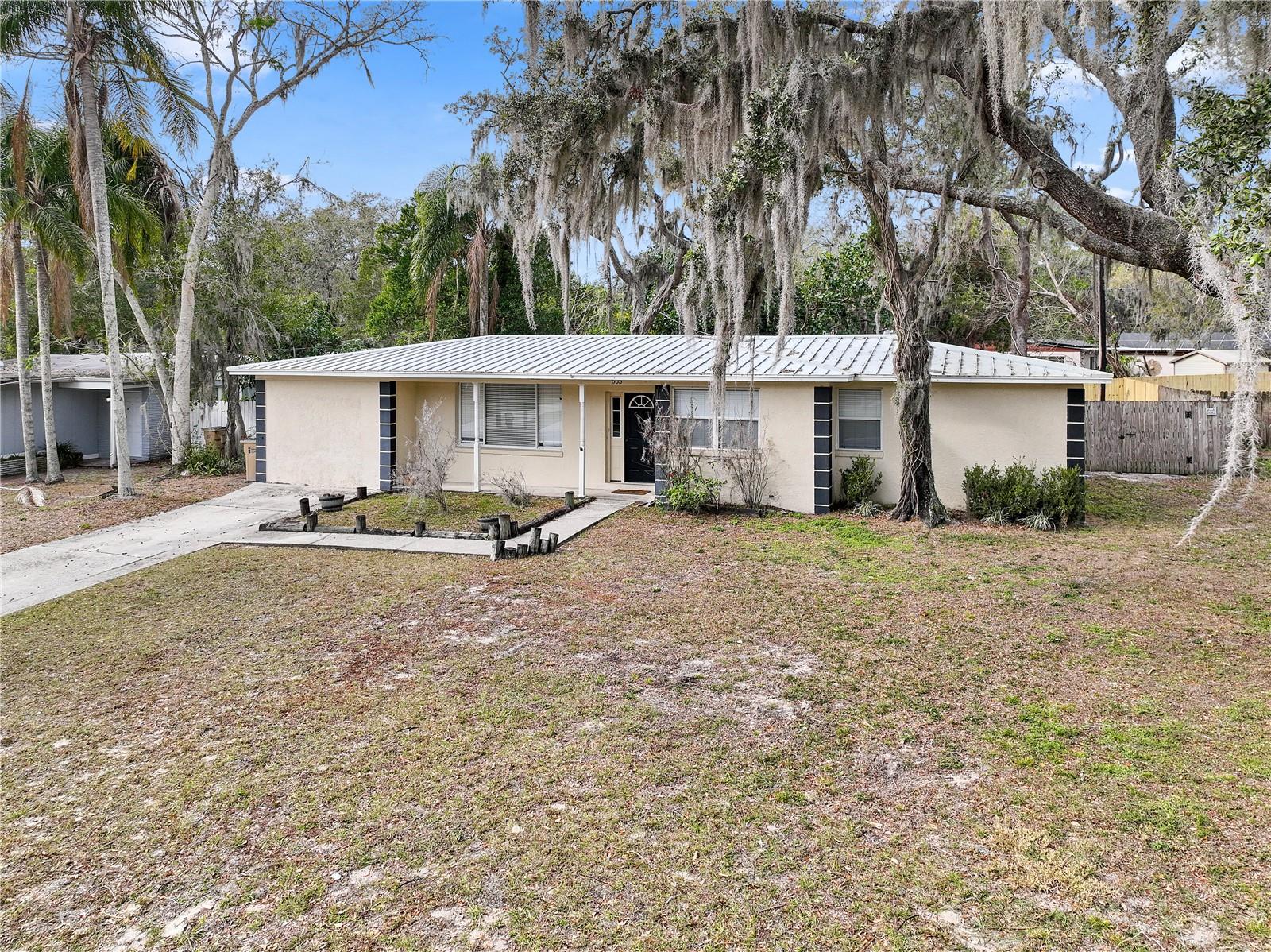 605 E RIVER DR, TEMPLE TERRACE, FL, 33617