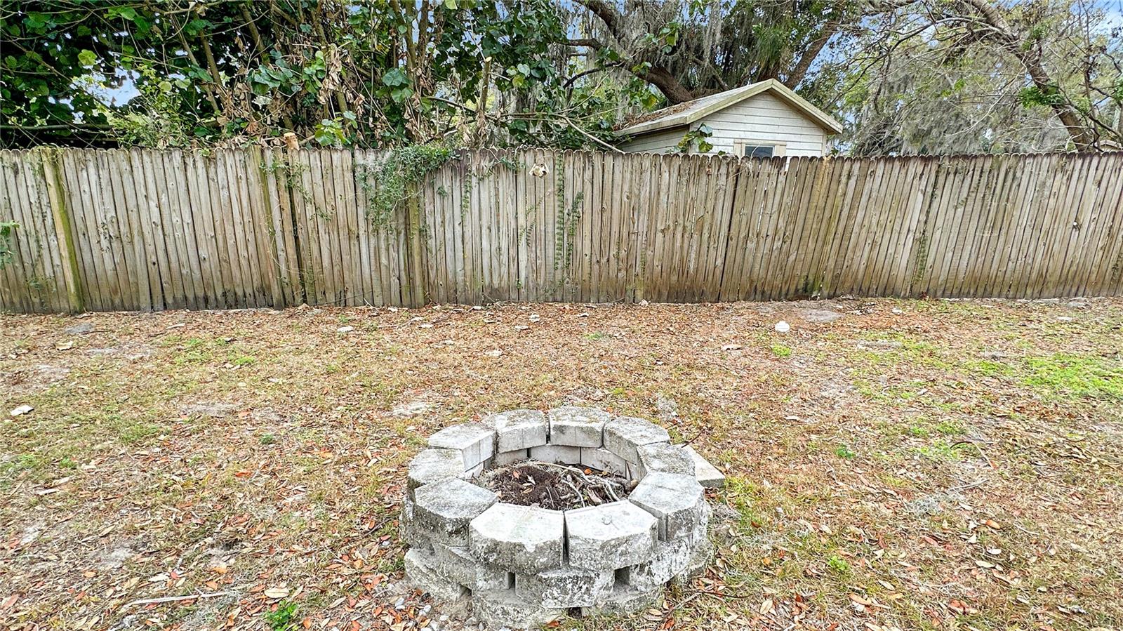 605 E RIVER DR, TEMPLE TERRACE, FL, 33617