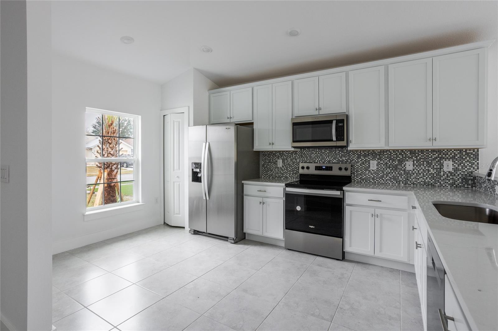 425 ROSE APPLE CIR, PORT CHARLOTTE, FL, 33954