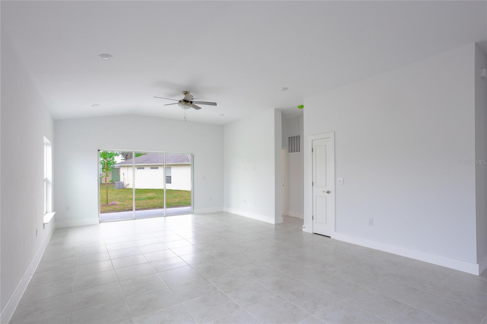 425 ROSE APPLE CIR, PORT CHARLOTTE, FL, 33954