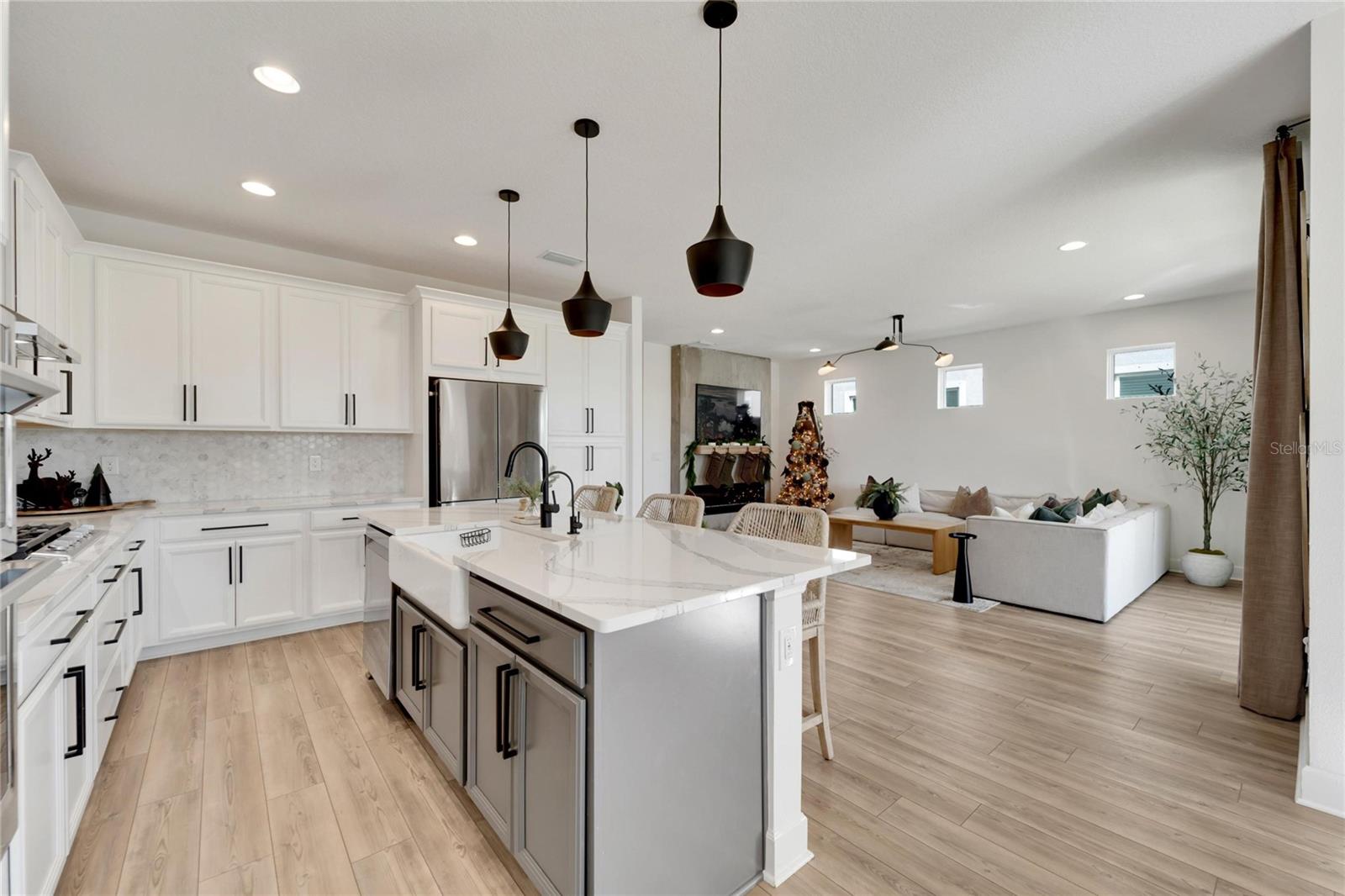 6137 VOYAGERS PL, APOLLO BEACH, FL, 33572