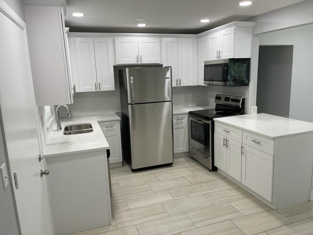 112 COLONIAL DR, AUBURNDALE, FL, 33823