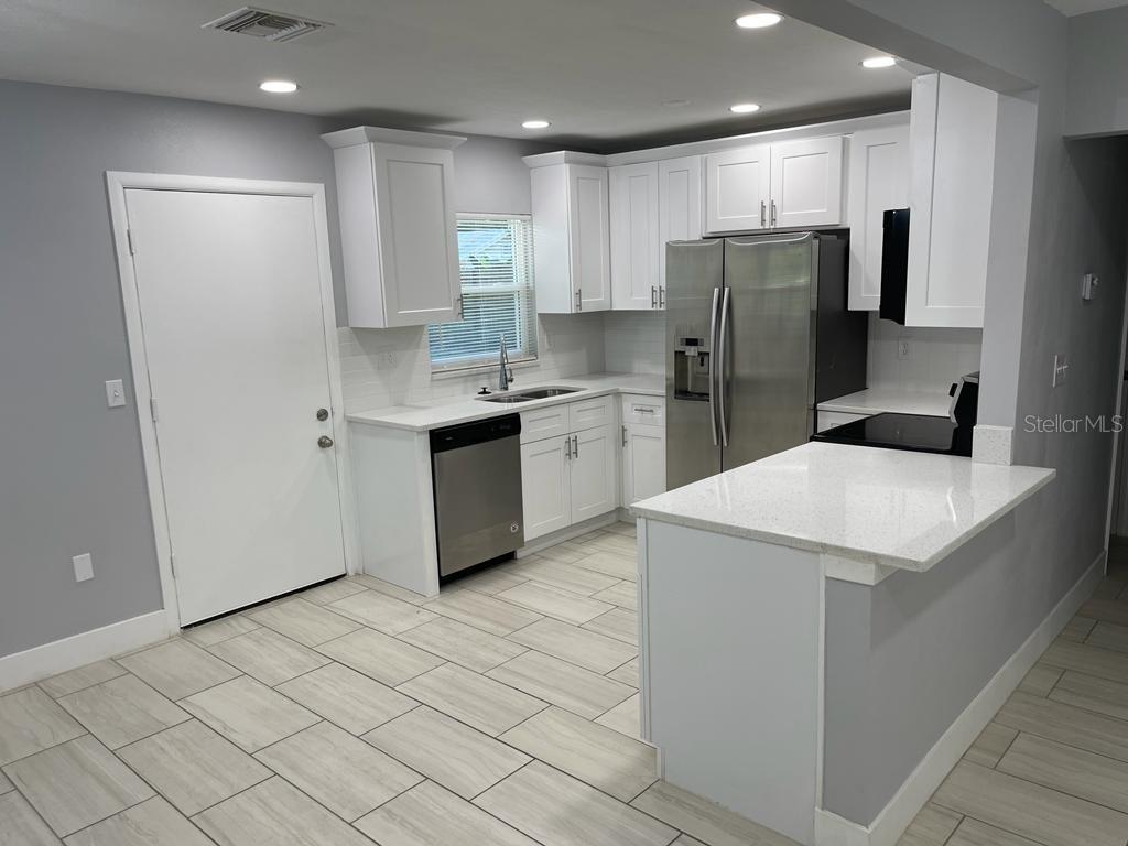 112 COLONIAL DR, AUBURNDALE, FL, 33823
