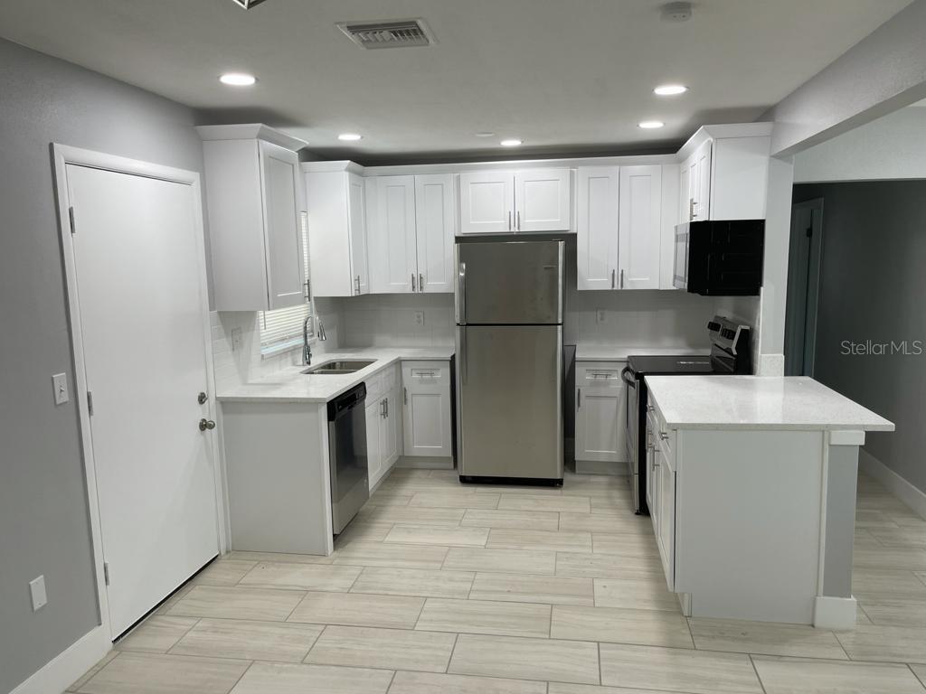 112 COLONIAL DR, AUBURNDALE, FL, 33823