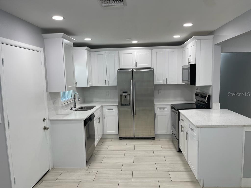 112 COLONIAL DR, AUBURNDALE, FL, 33823